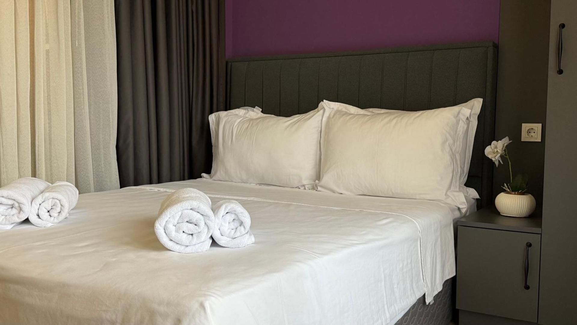 Two-Bedroom Deluxe Apartment with Balcony