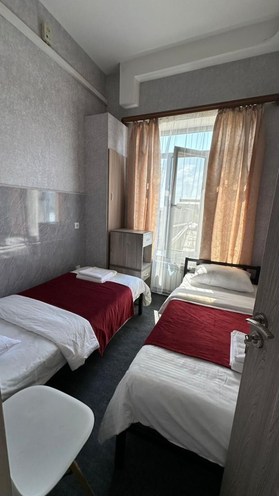 Hotel Erebuni Plaza Budget Twin Room 2