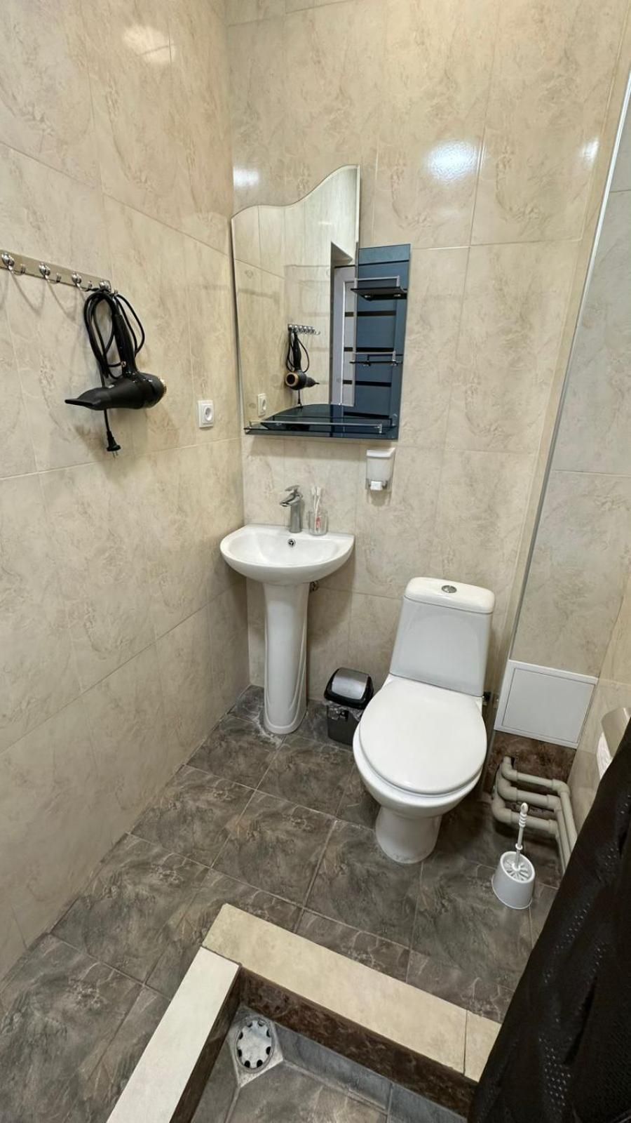 Hotel Erebuni Plaza Budget Twin Room 3