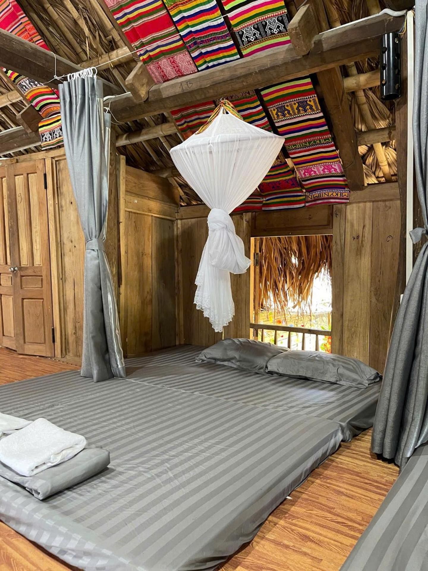 10-Bed Mixed Dormitory Room