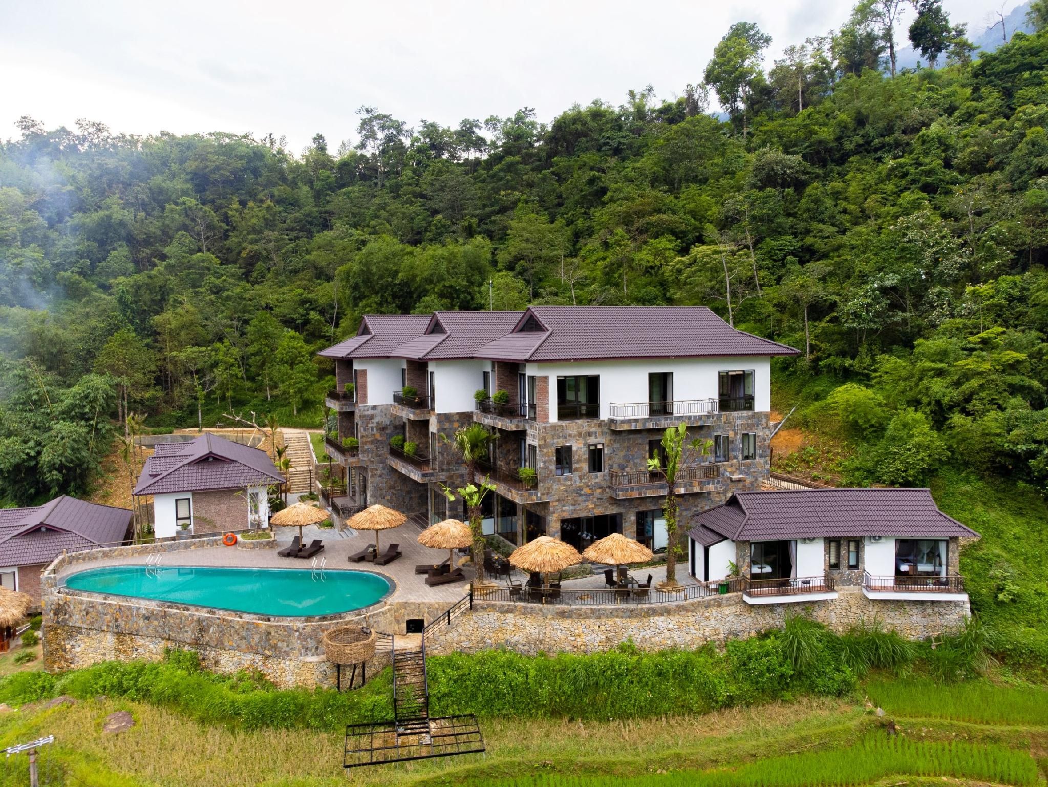 Dormitory Room with Futon