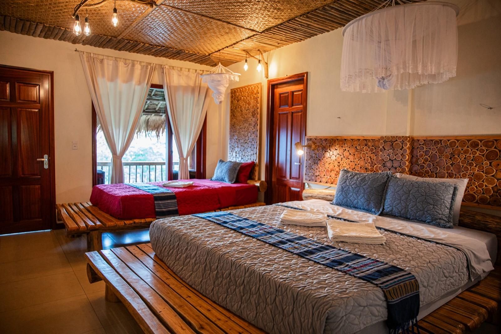 Connecting Rooms for 6 People