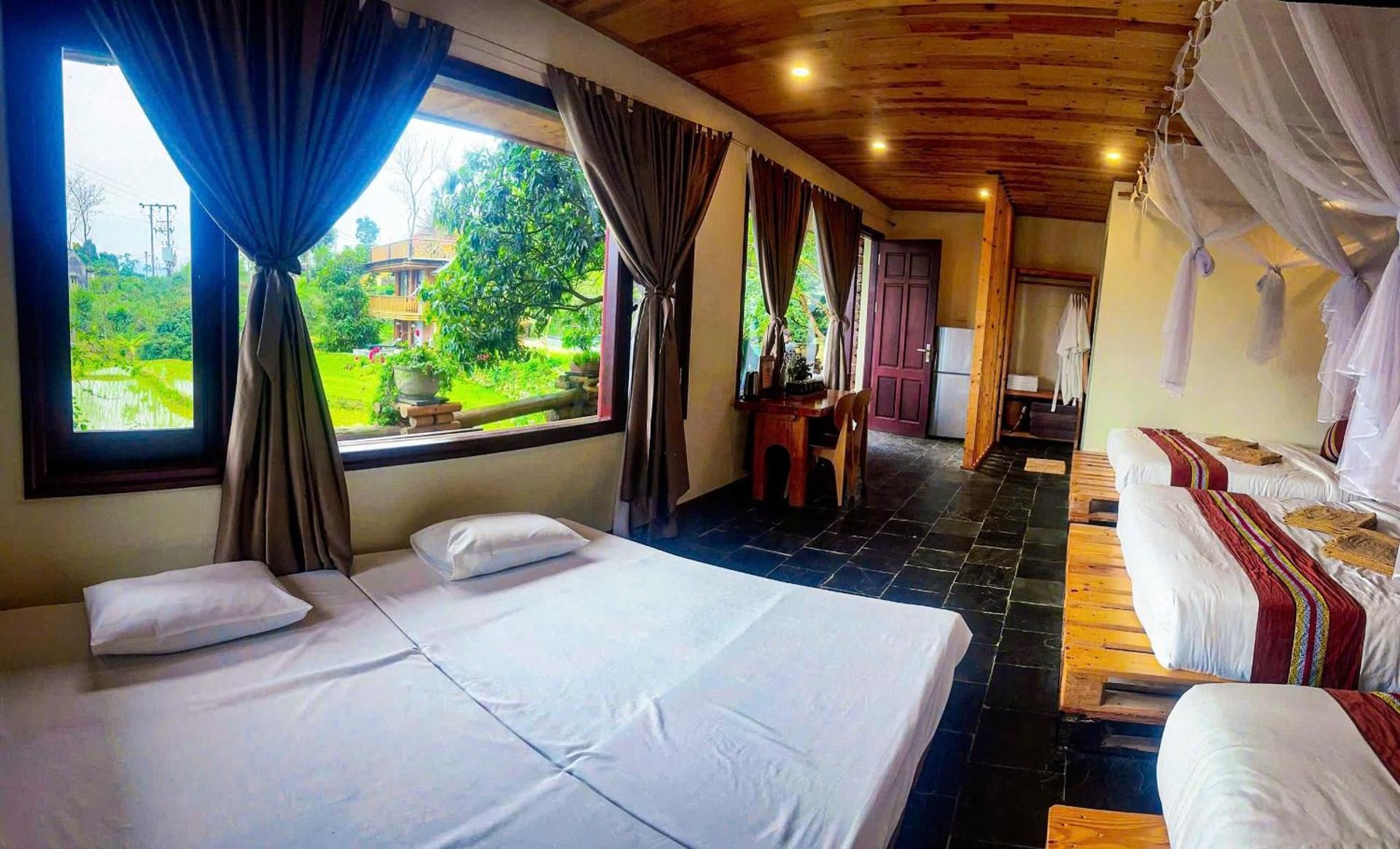 Big Family Room with Balcony and Rice Field View