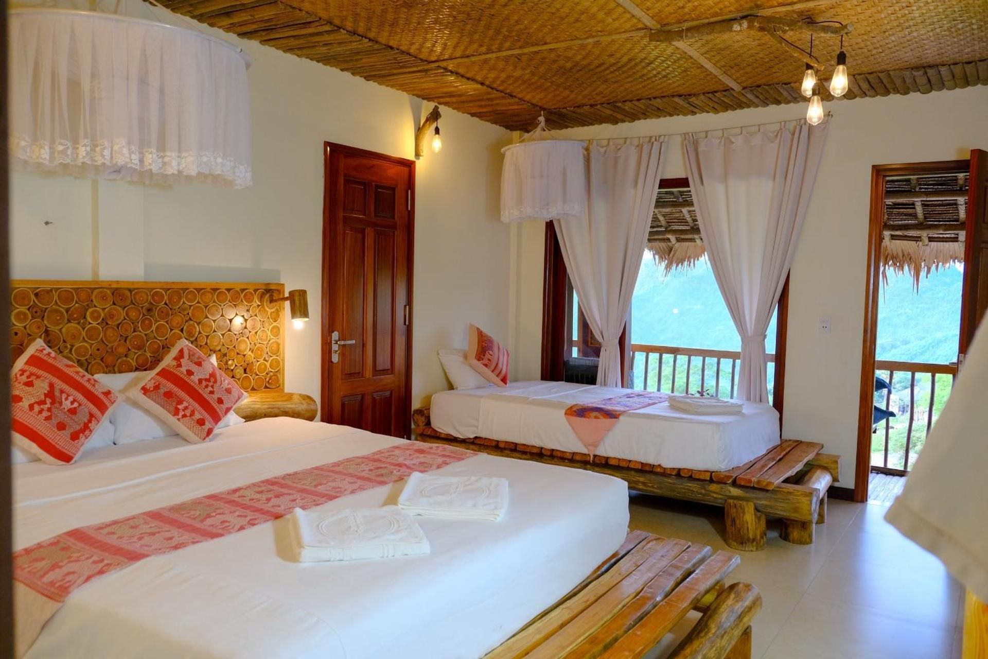 Two Connecting Triple Rooms with Balcony and Mountain View