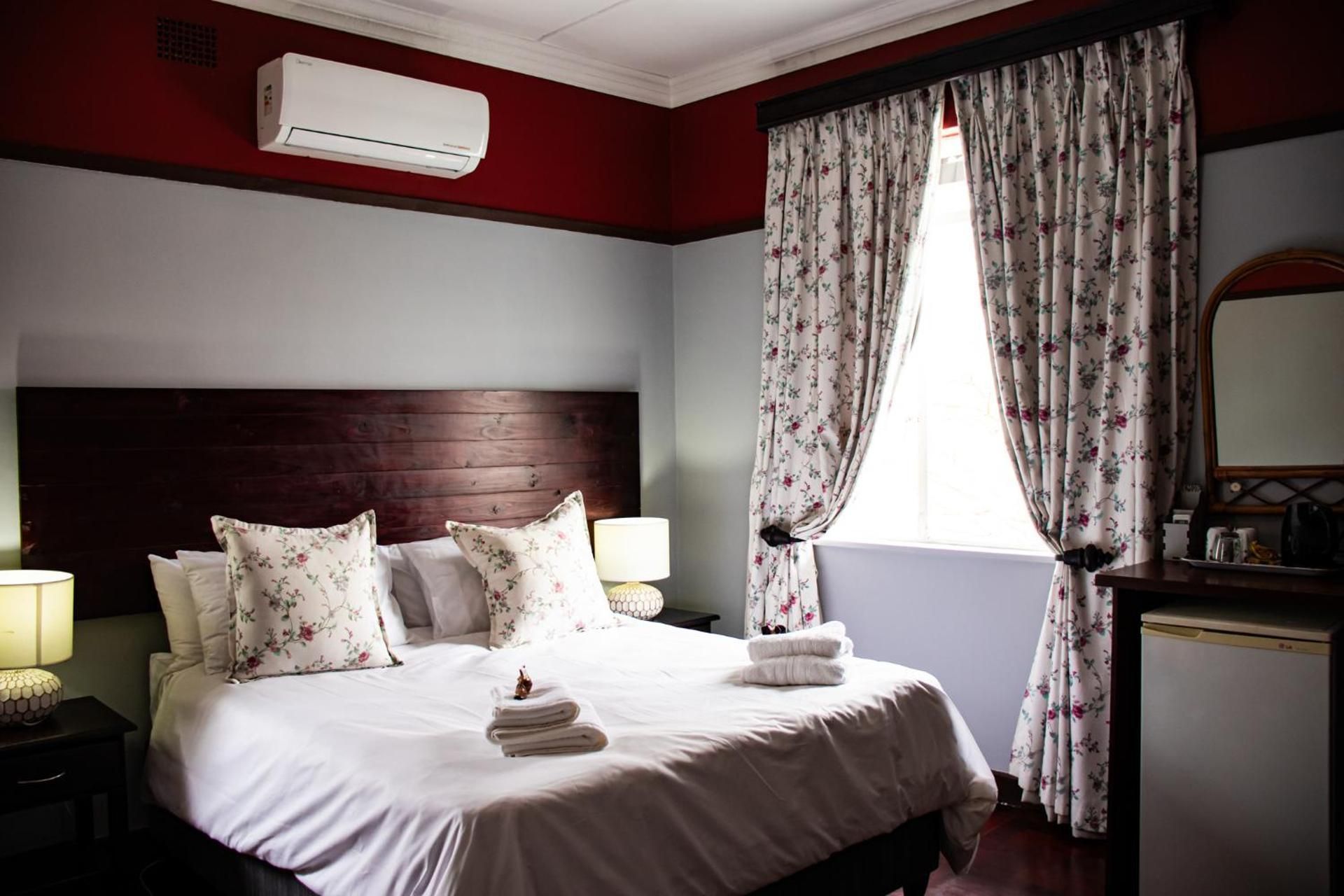 Basic Queen Room