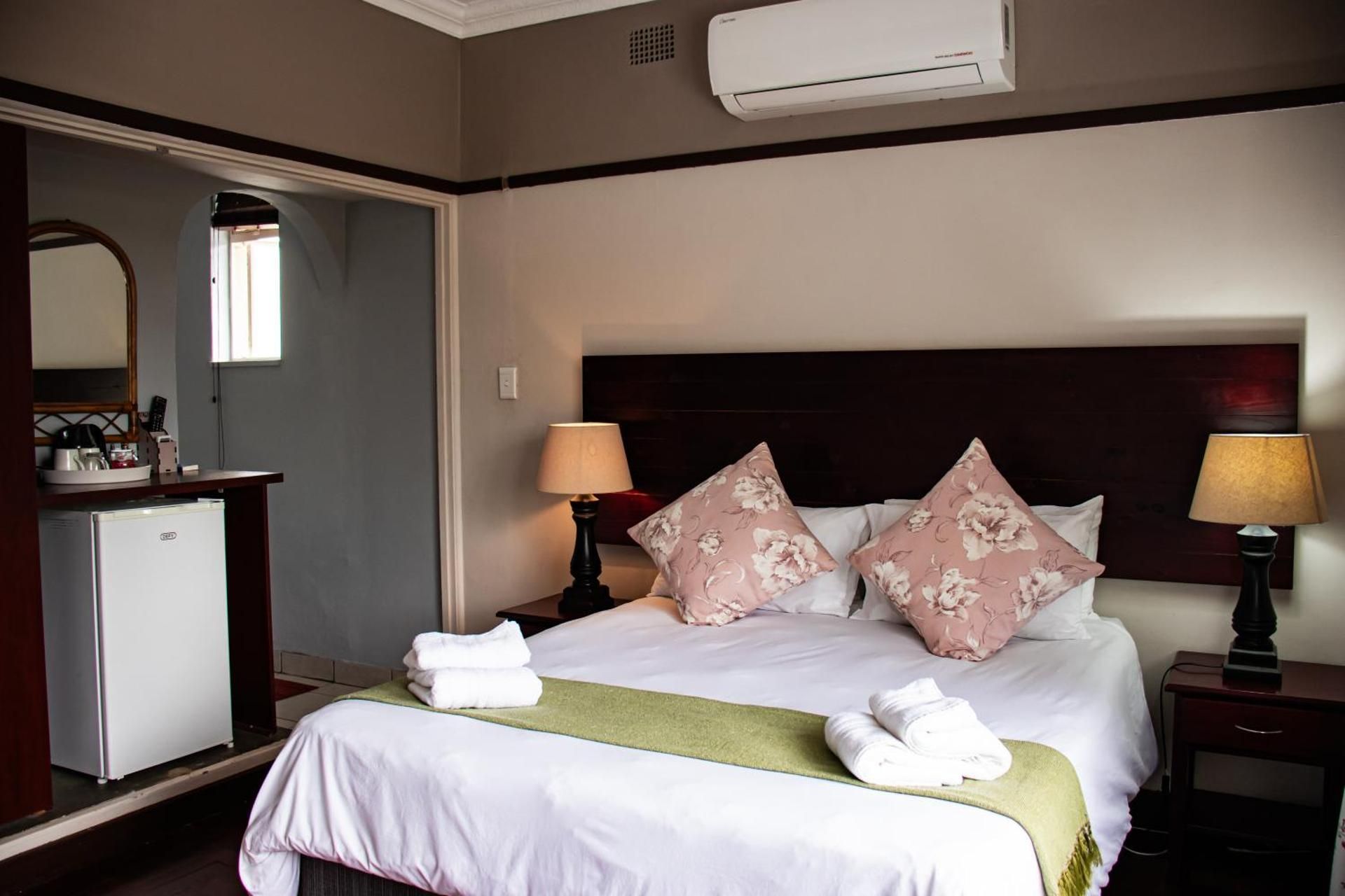 Economy Queen Room