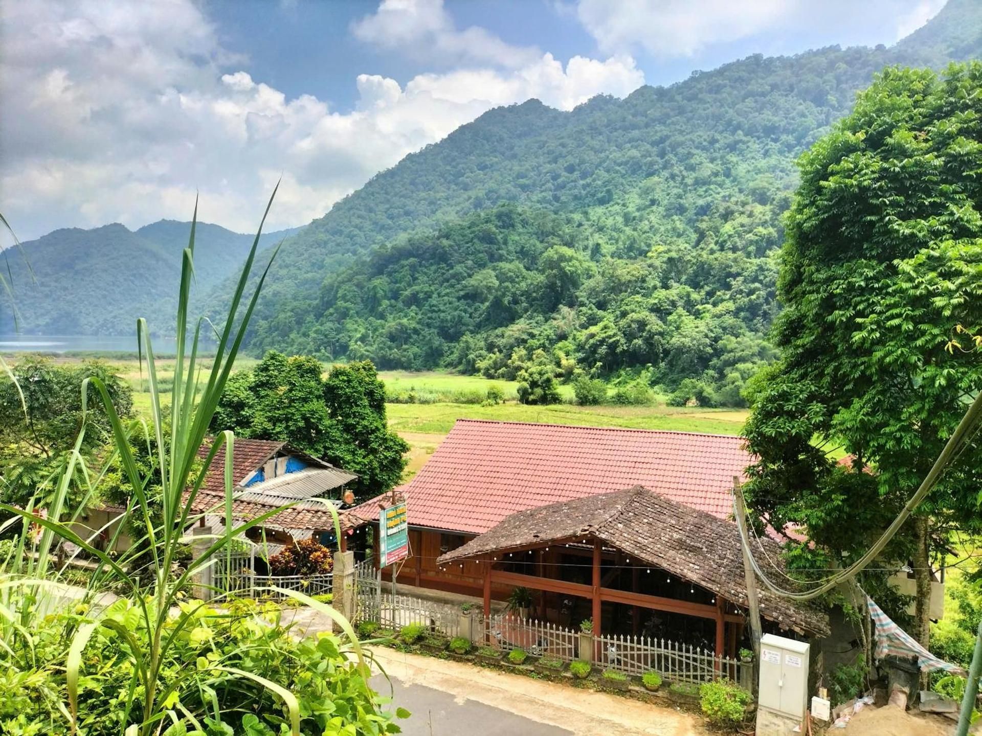 Family Room with Lake View