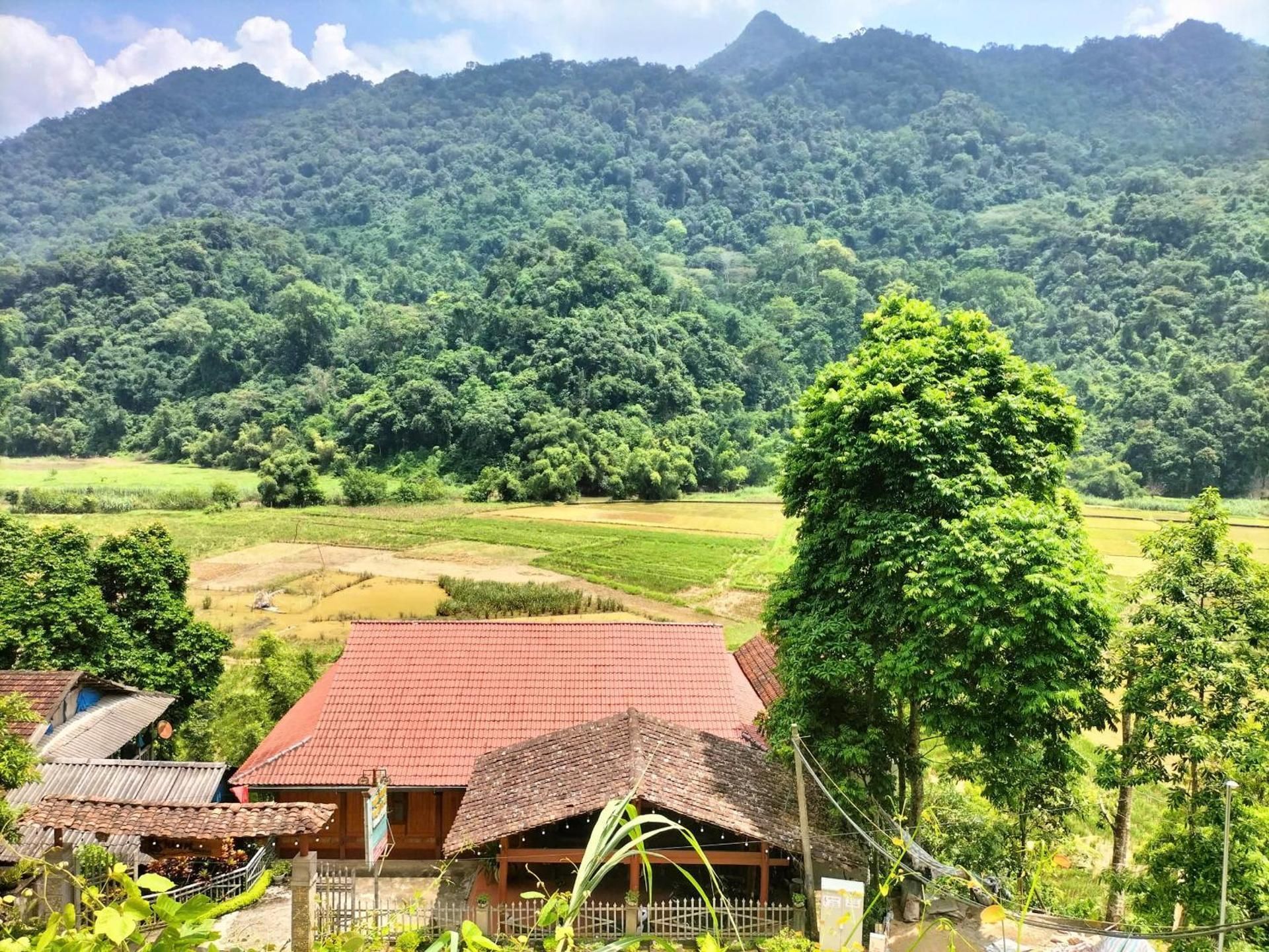 Family Room with Lake View