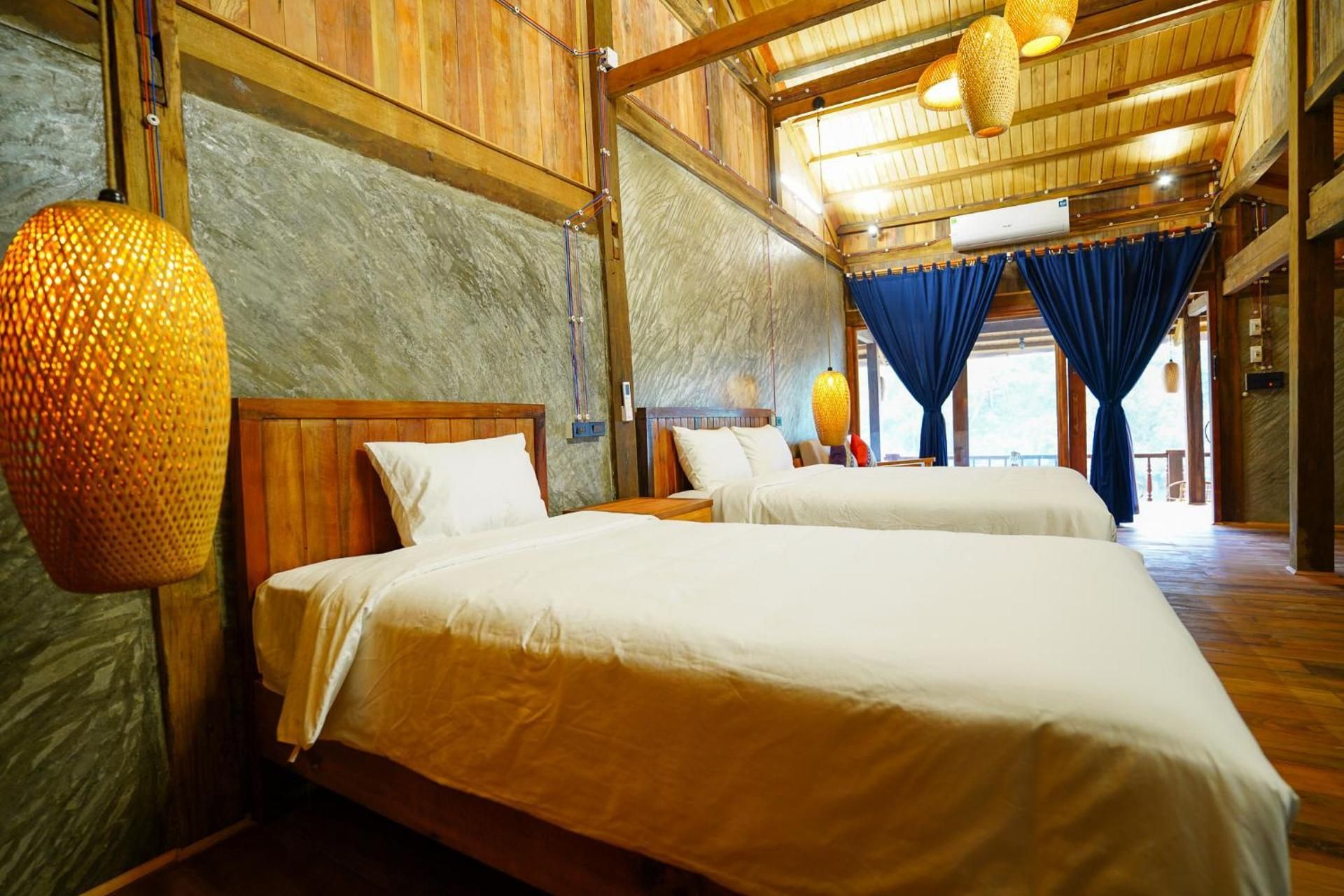 Suite Family Room