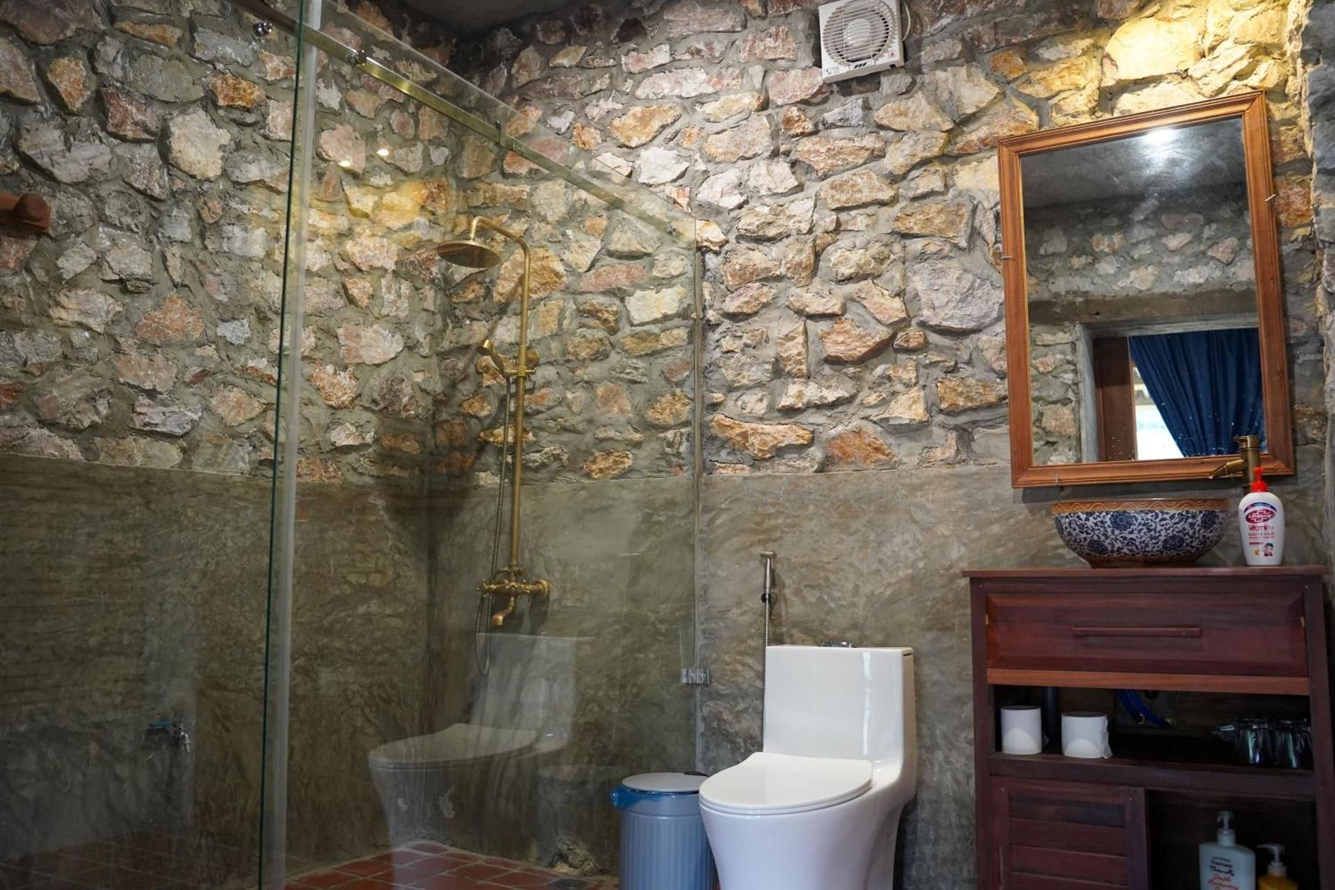 Family Room with Garden View