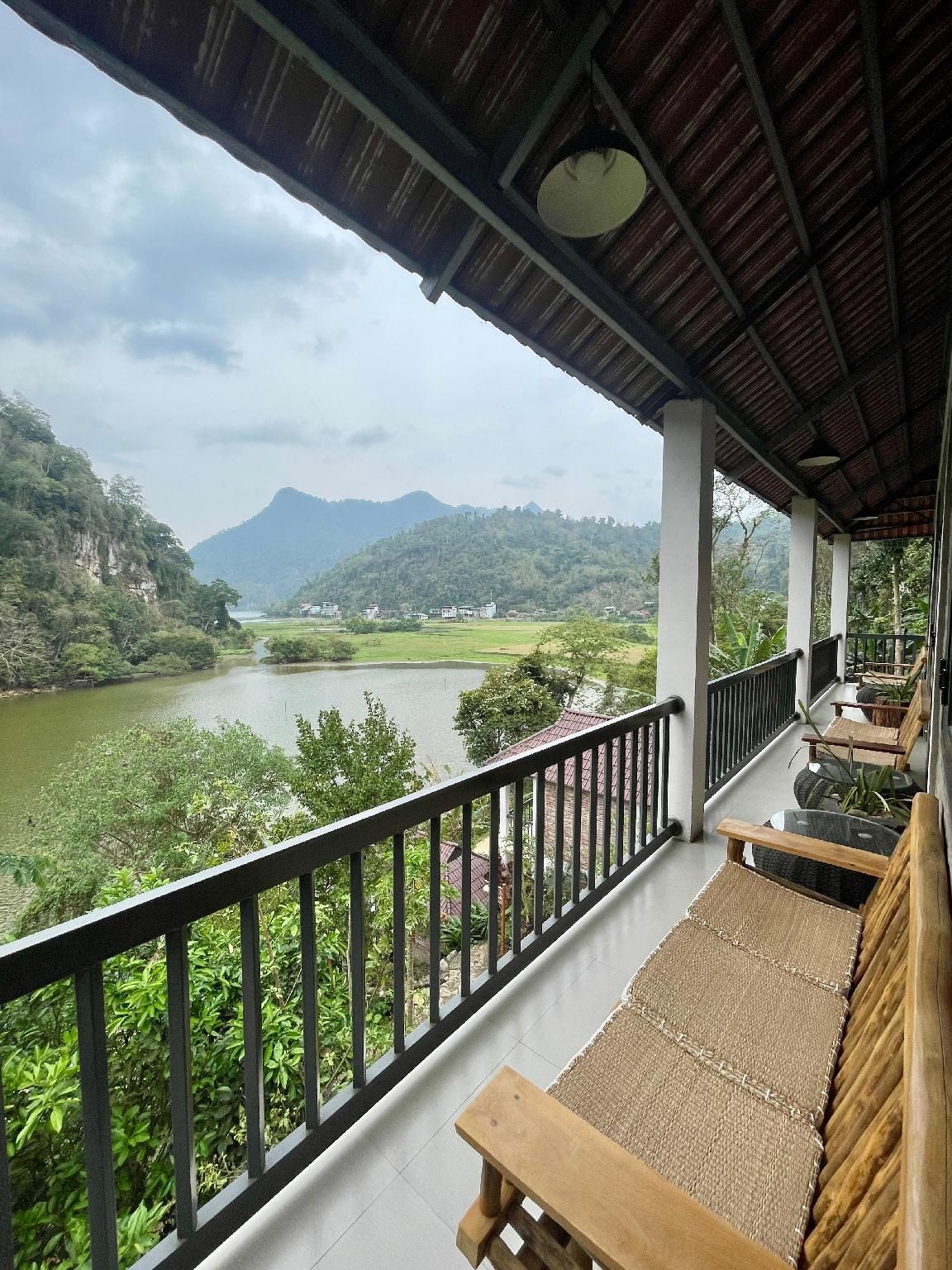 Ba Be Lakeside Bungalow Group Villa 2