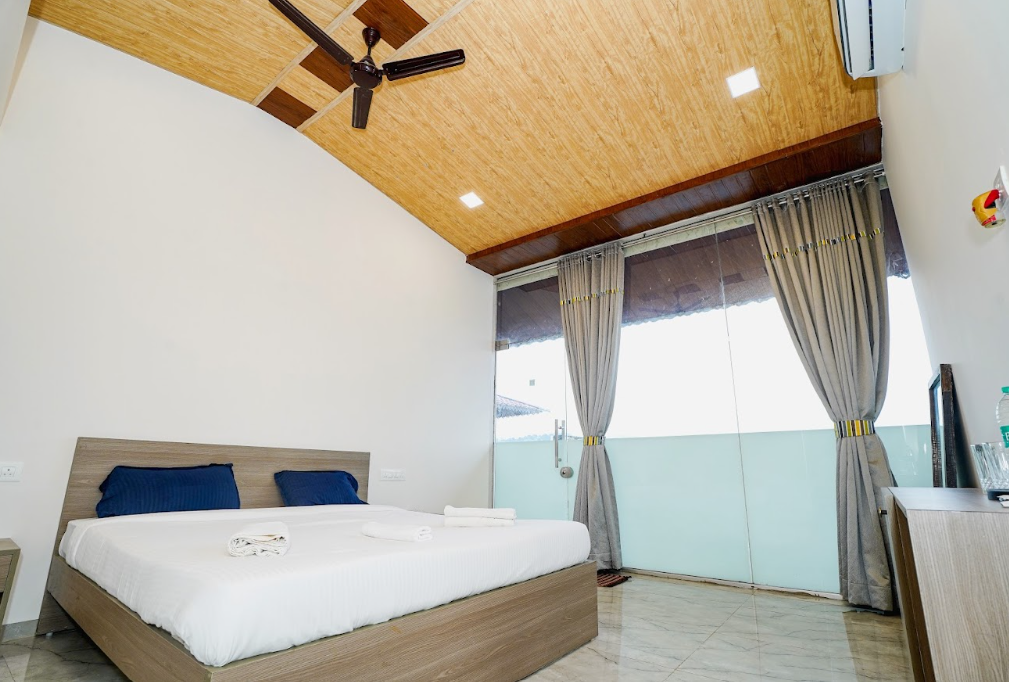 Deluxe Cottage With Balcony and Forest view