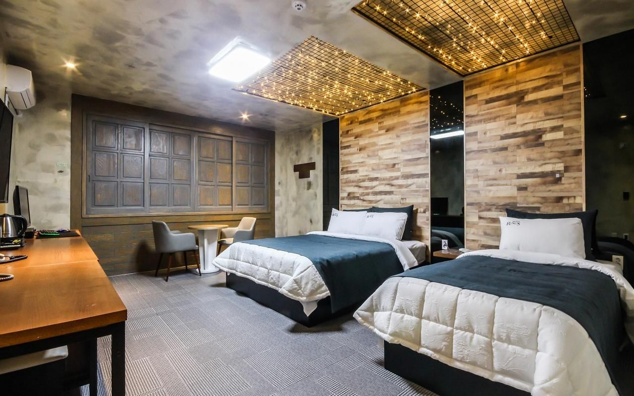 Iksan Hotel Rings Twin Room A