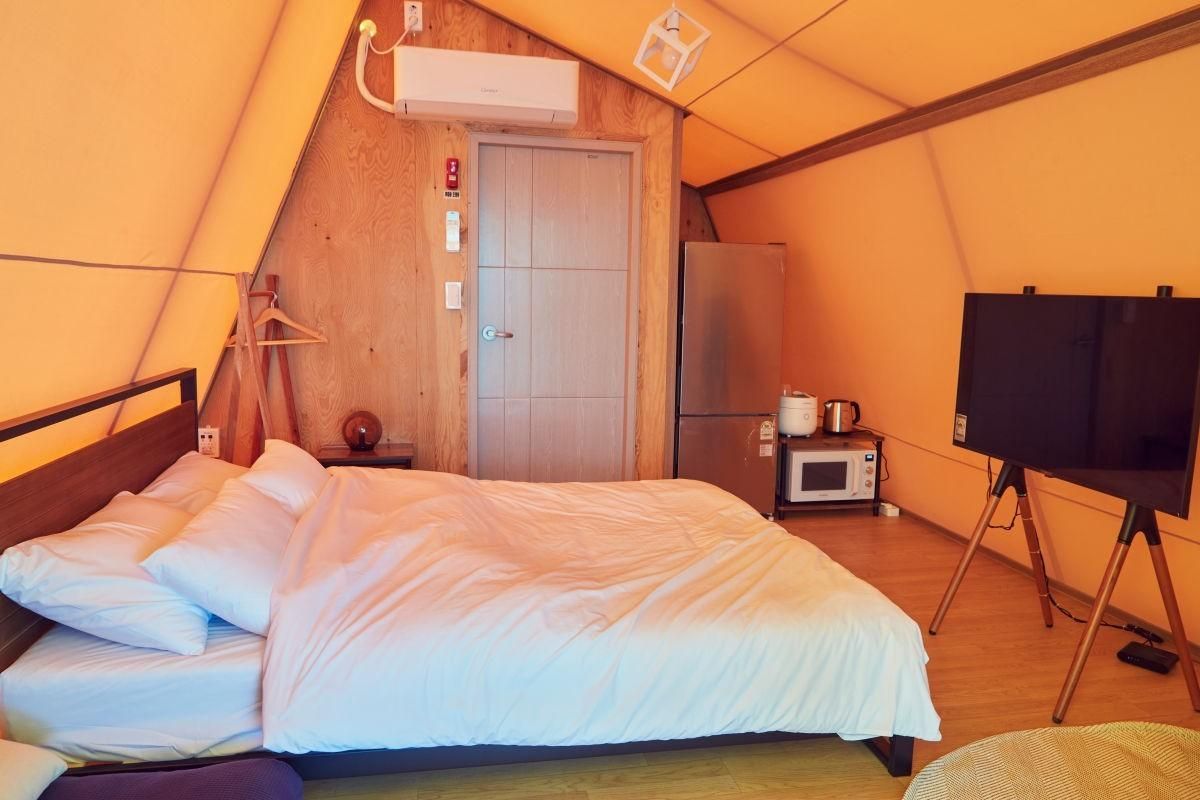 Building 7 - Starlight, (bed)