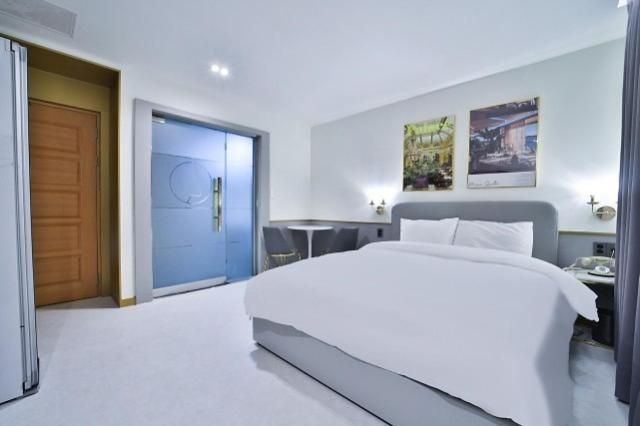 Gyeongsan Instar Hotel Double Room 3