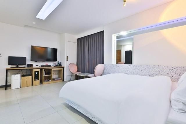 Gyeongsan Instar Hotel Double Room 4 2