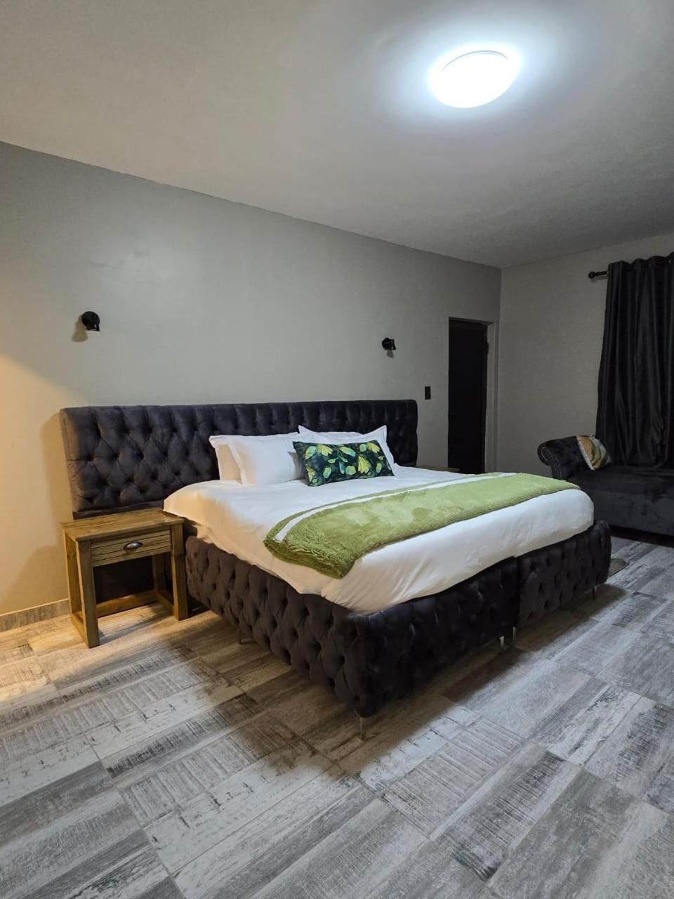 Standard Suite