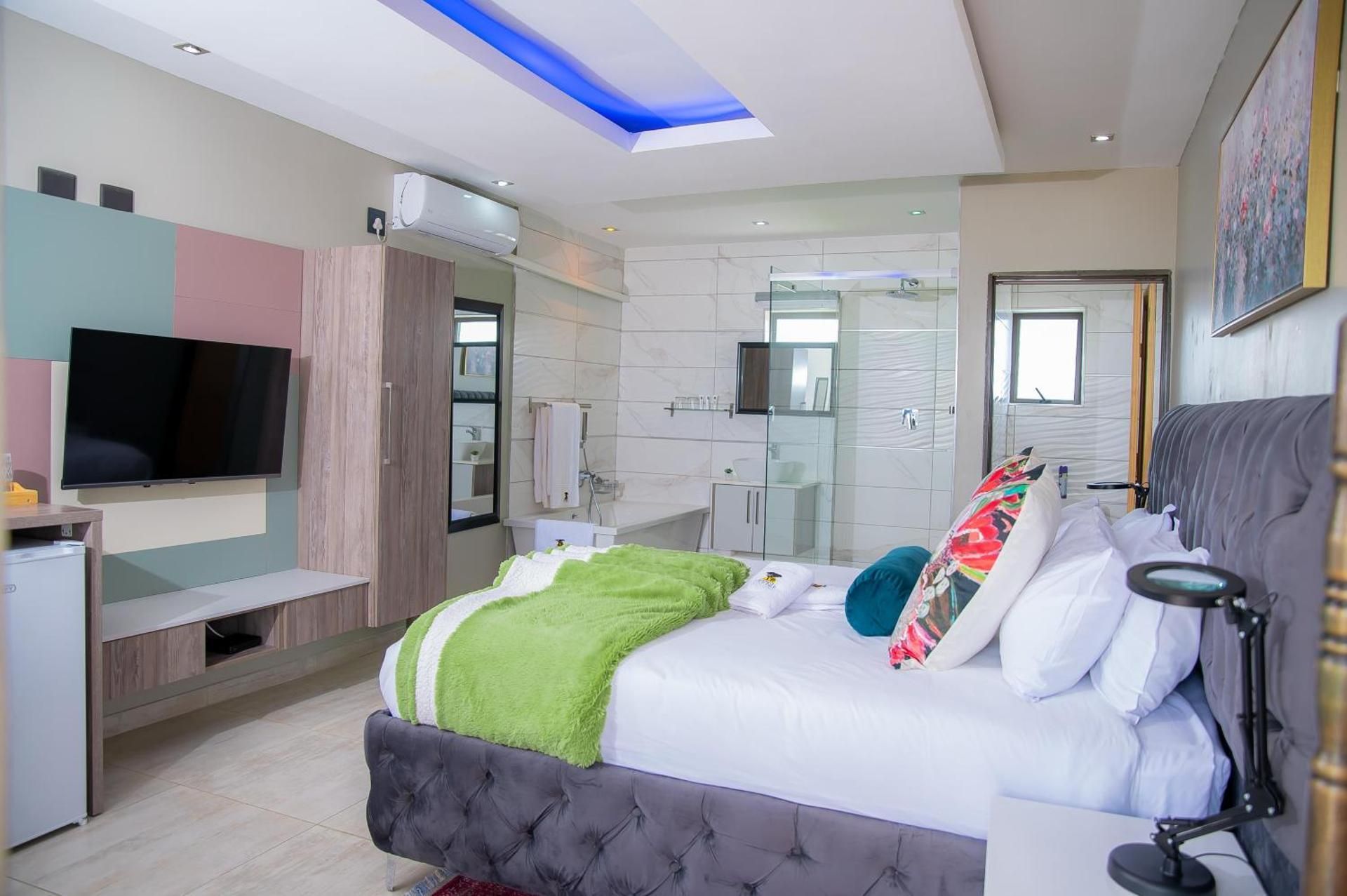 Deluxe Suite