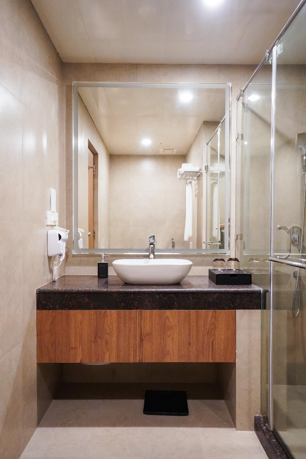 THE CAPITAL HOTEL Deluxe Room Double 3