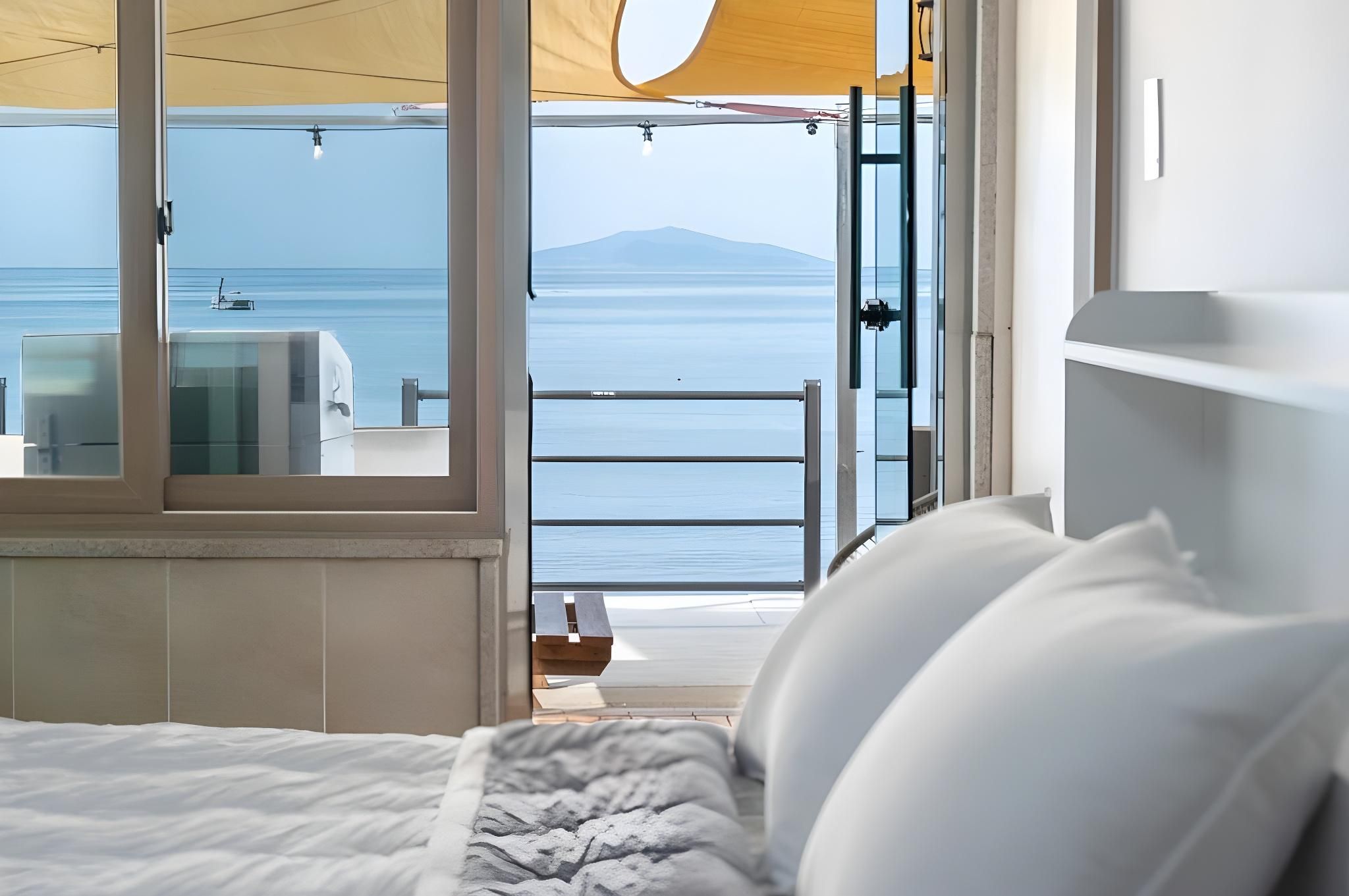 Two-room room (Room 102 + Room 105)