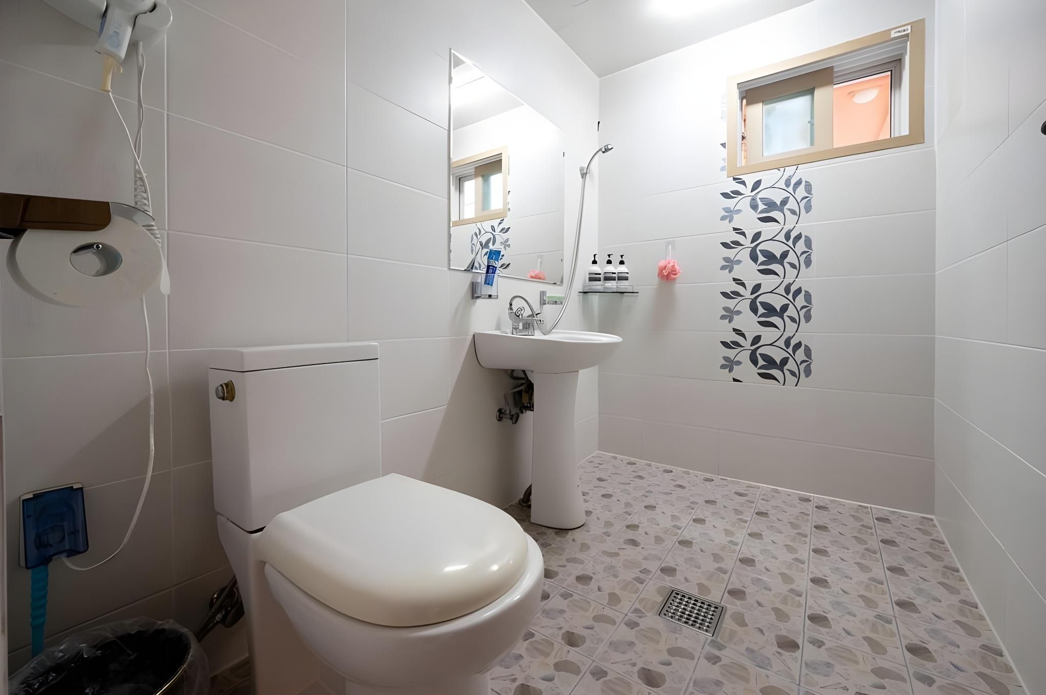 Two-room room (Room 102 + Room 105)