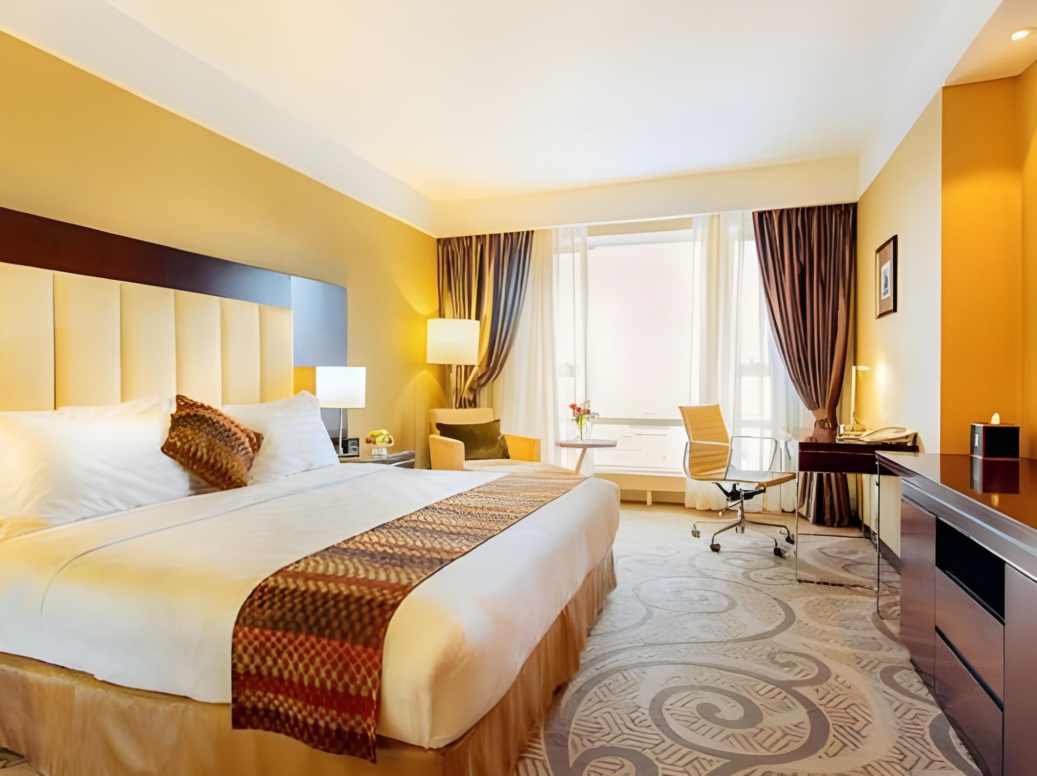 Deluxe Room Square View