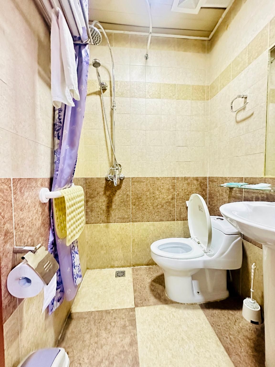 Kharaa Hotel & Restaurant Standard Room 3