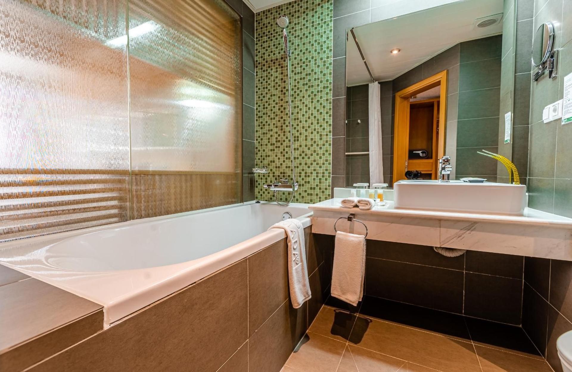 2 Twin Bed Deluxe Room