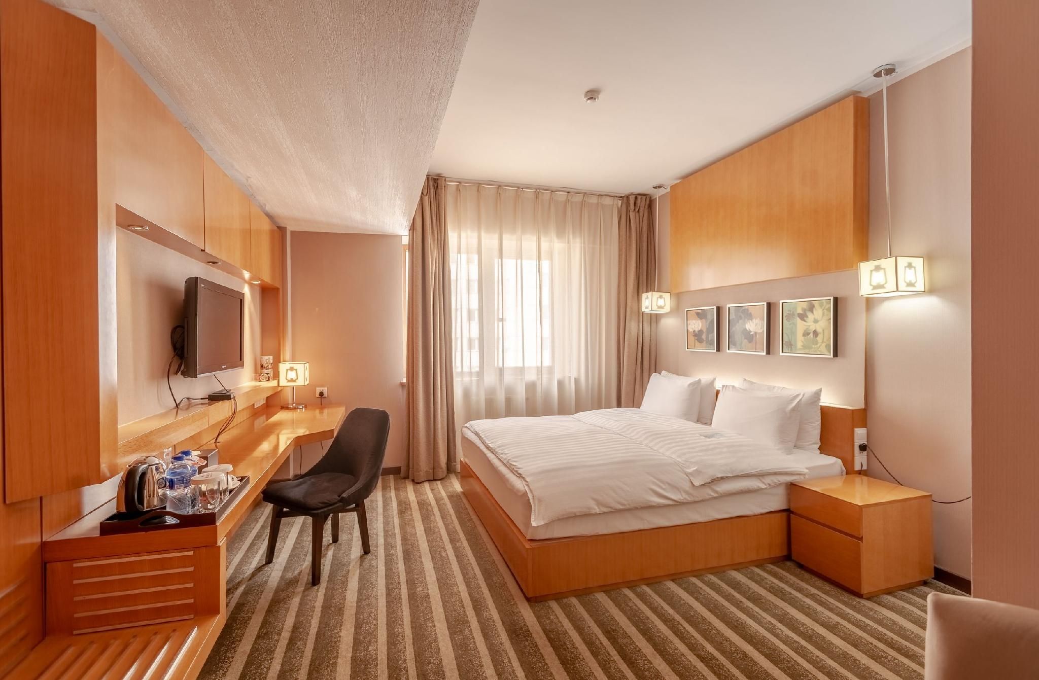 1 King Bed Deluxe Room