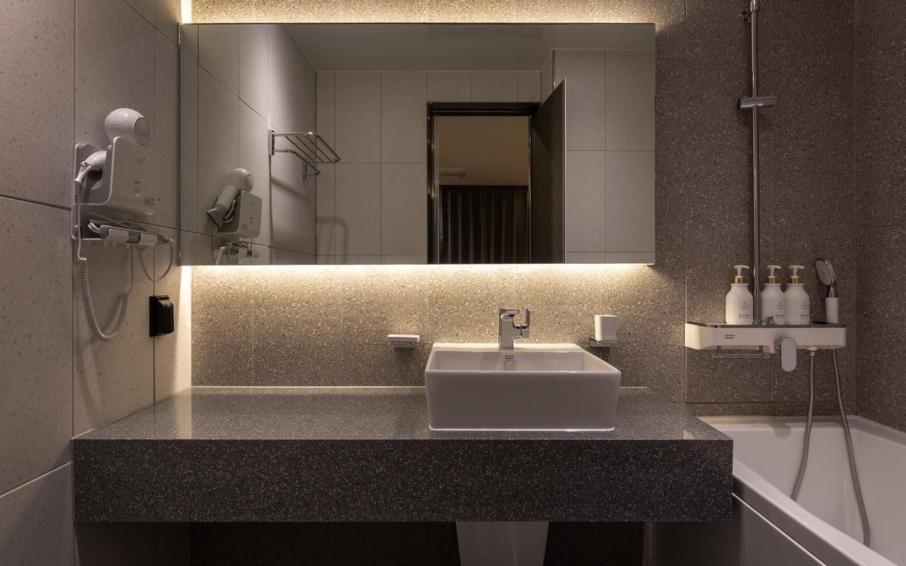 Wonju Hotel 21 Heritage Deluxe Room with Styler 3