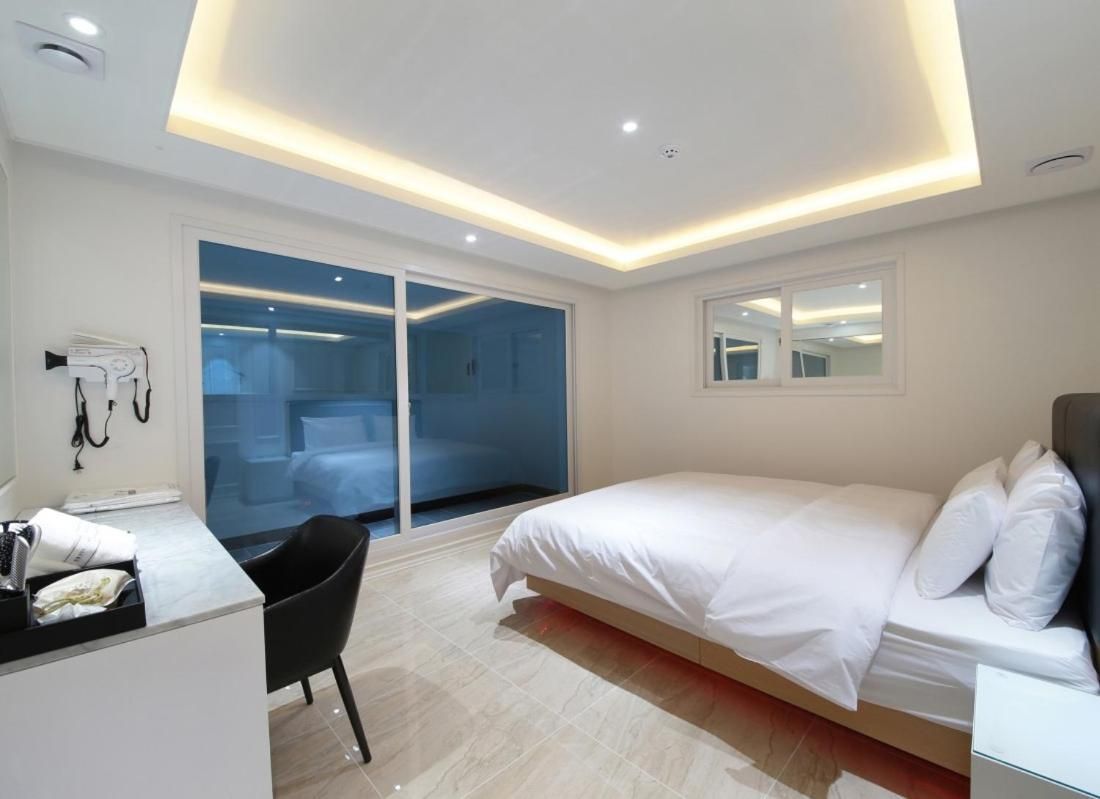 Wonju WJ Hotel Full House Condo VIP Room