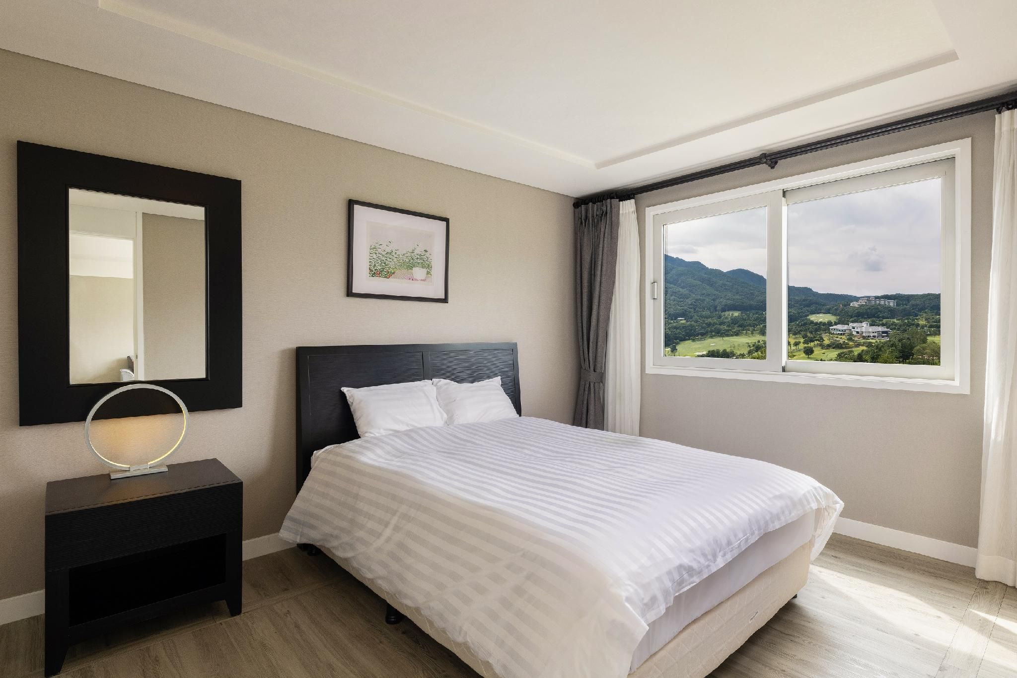 Oakvalley Resort Valley Village Valley Village Noble Room with Double Bed - 31 Pyeong 2