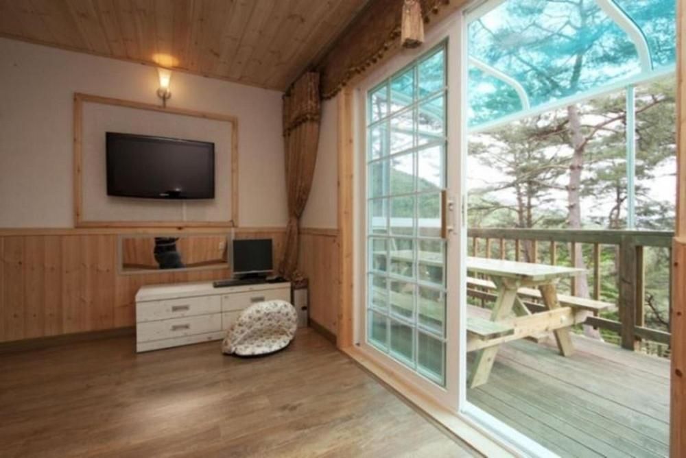 Wonju Sarichi Land in Forest Pension Quadruple Room 4  2