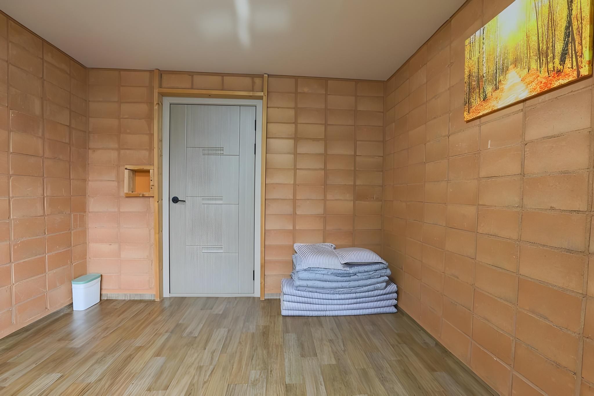 Gangwon Mountain BNB Room 202 Red Clay Ondol Room 3