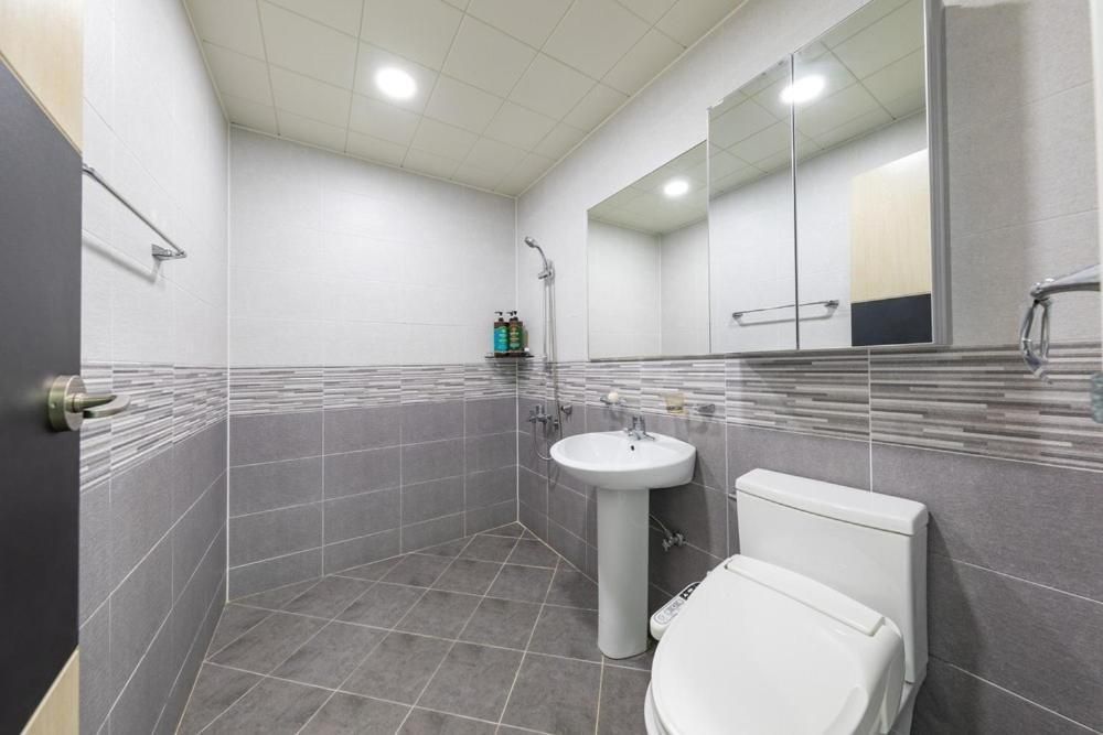 Yangyang Flora Pension Double Room with Sea View 2 3