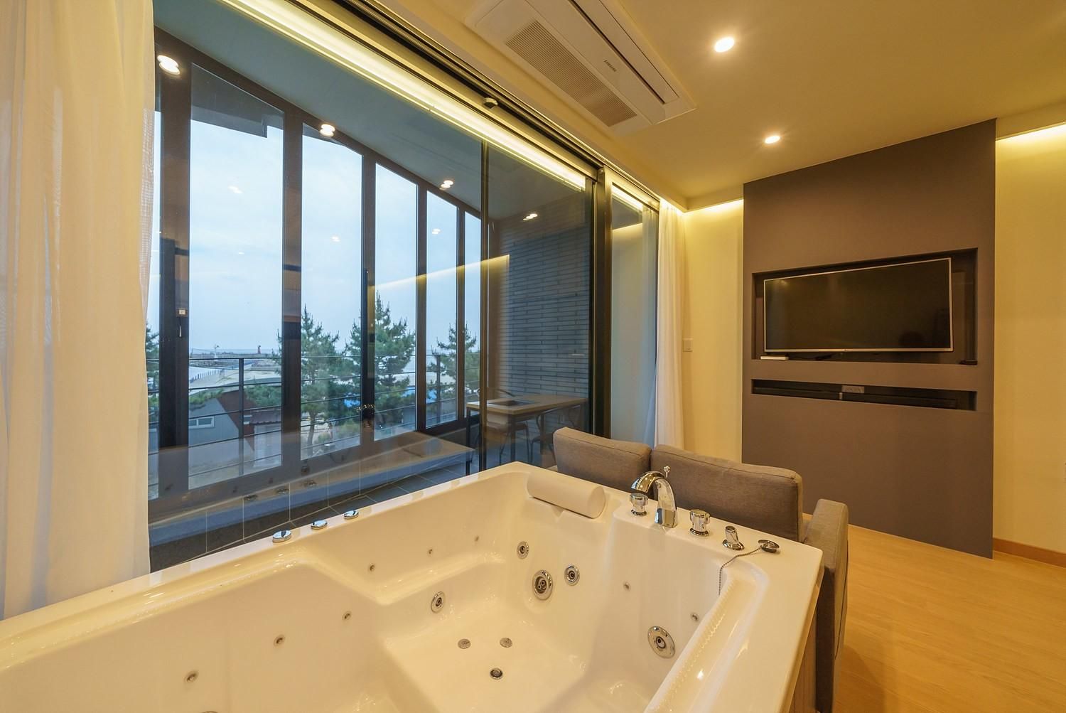 Yangyang L9 Pension 202 (Ocean view)