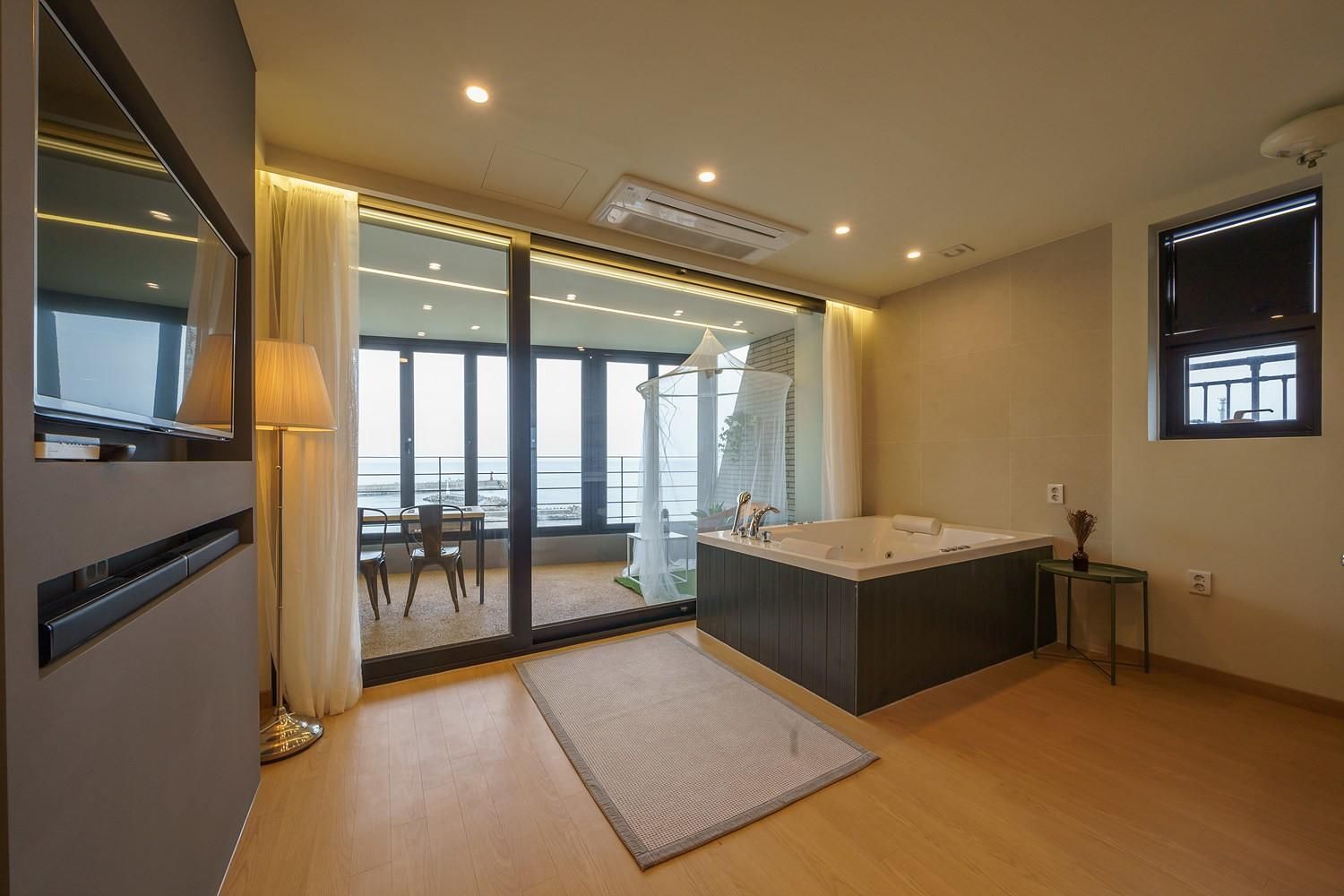 501 (Pool Villa Ocean View)