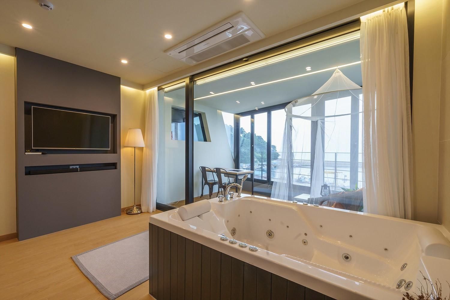 501 (Pool Villa Ocean View)