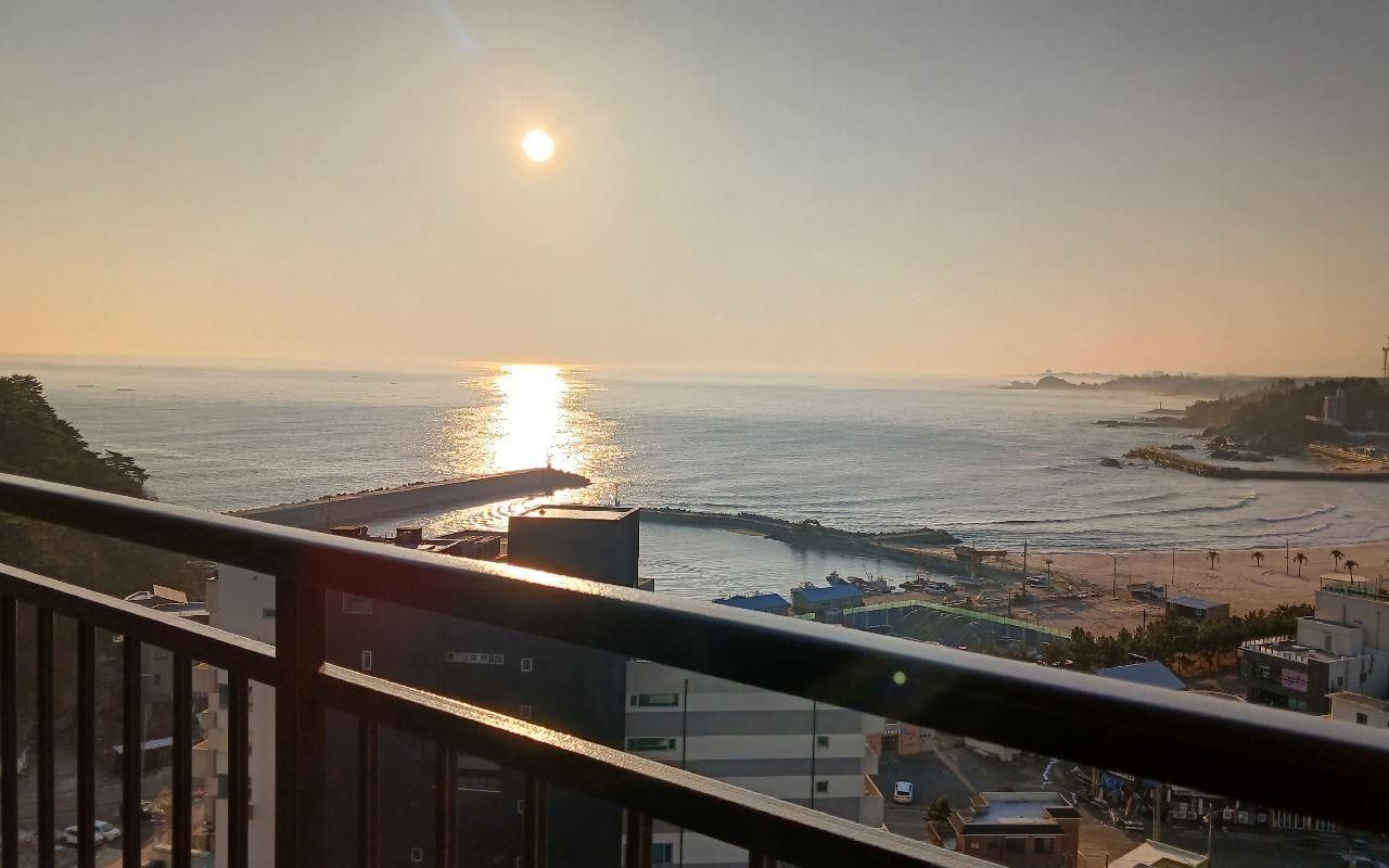 surfresort Inn-The City YangYang Suite