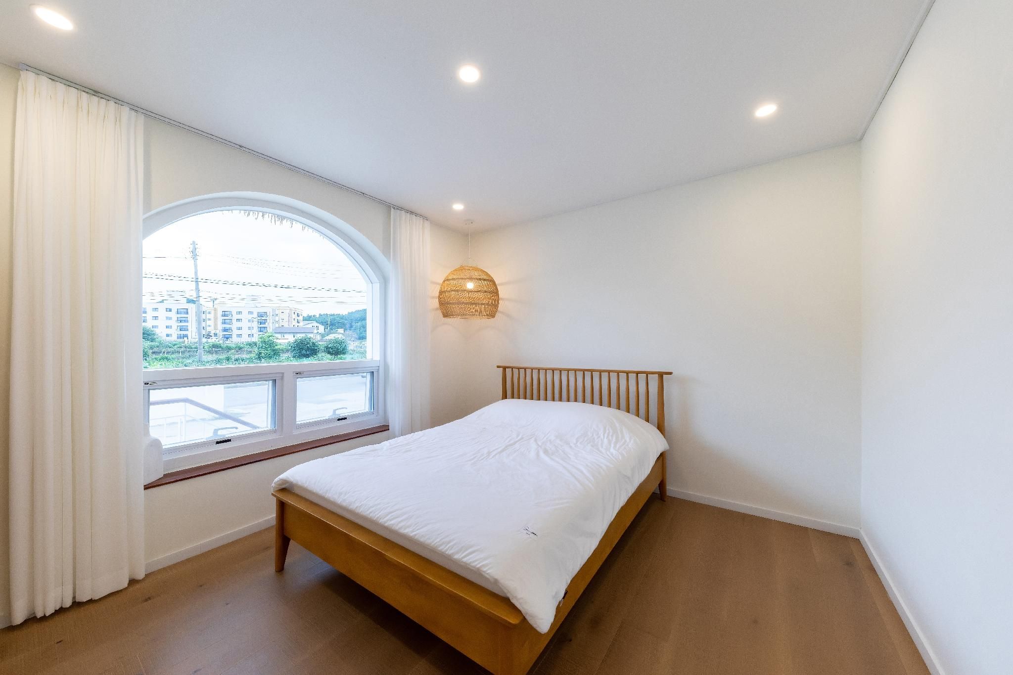 Pond-Room (private house)