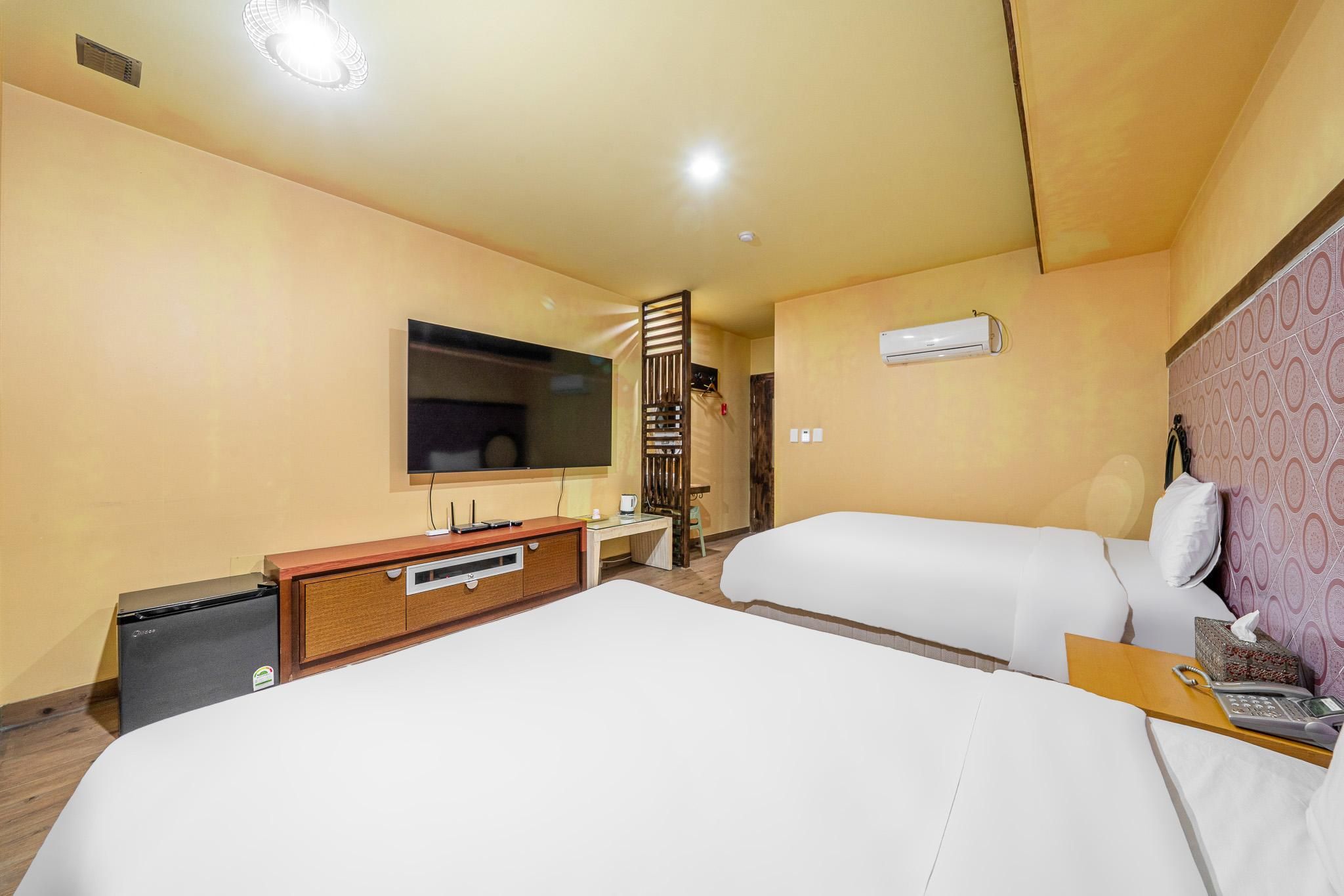 Yesan Deoksan Baekje Hotel Seonwha Twin Room