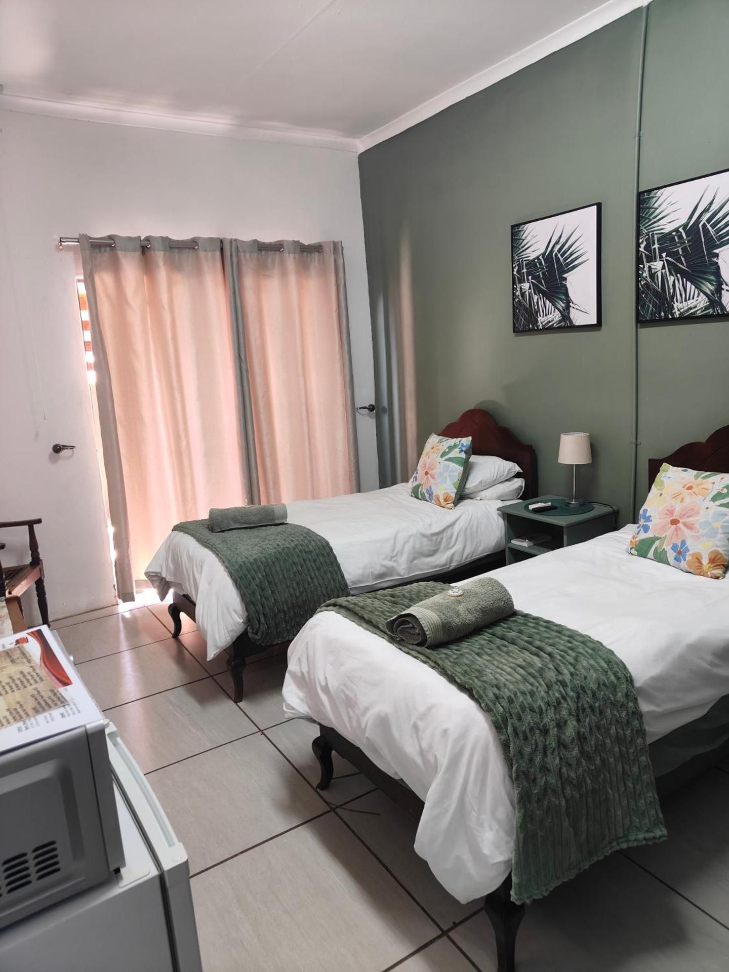 Standard Twin Room