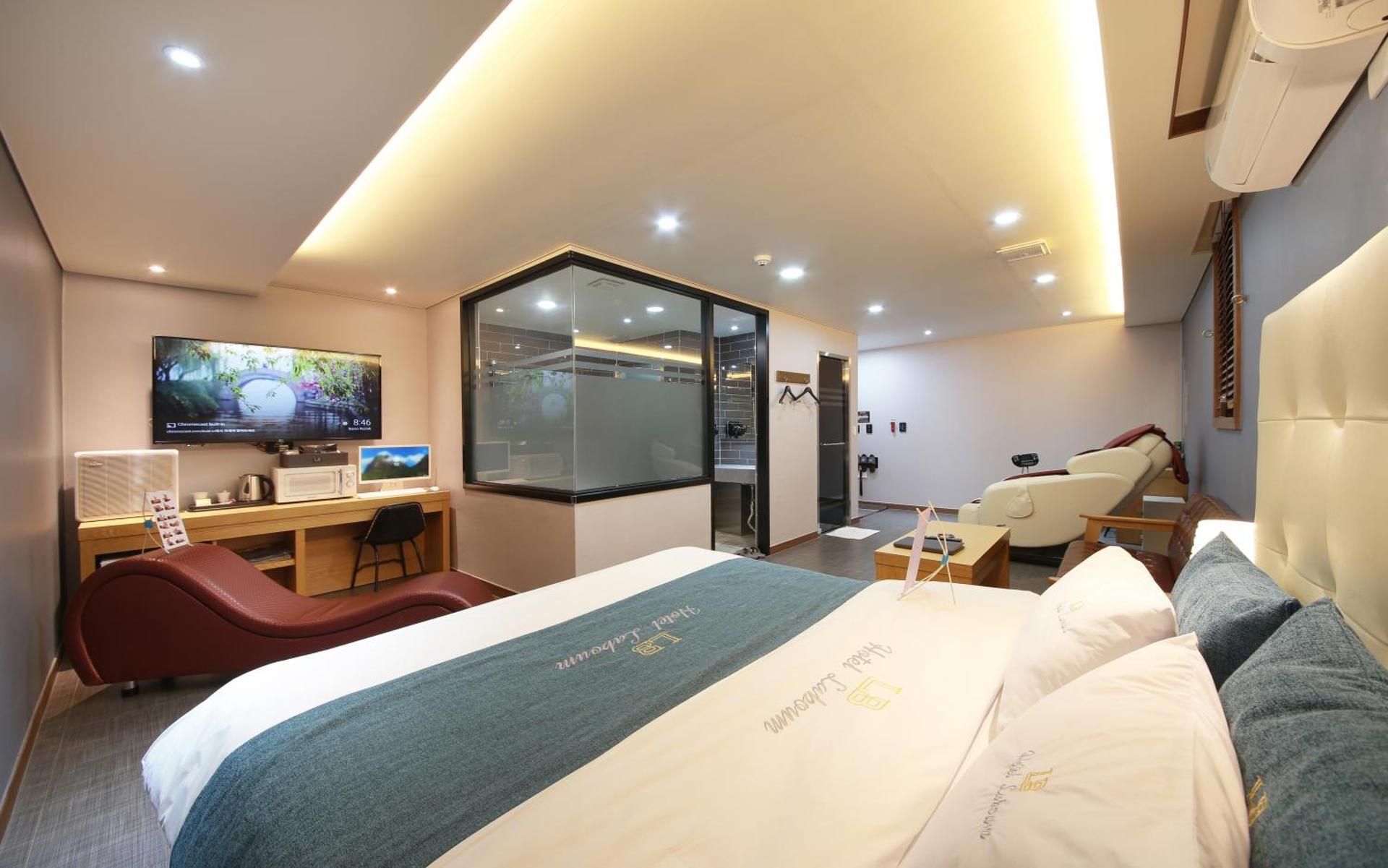 Double Room 2