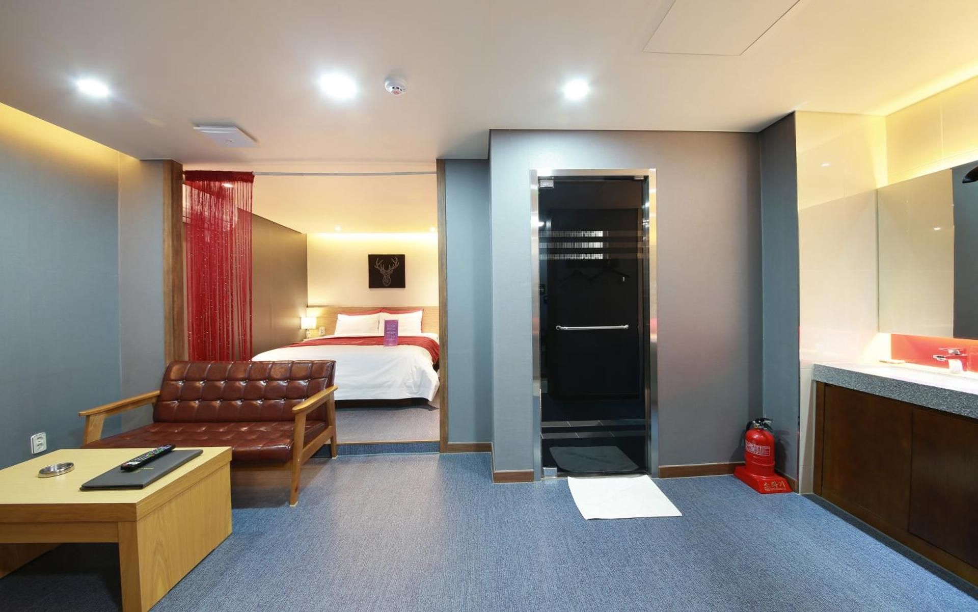 Double Room 5