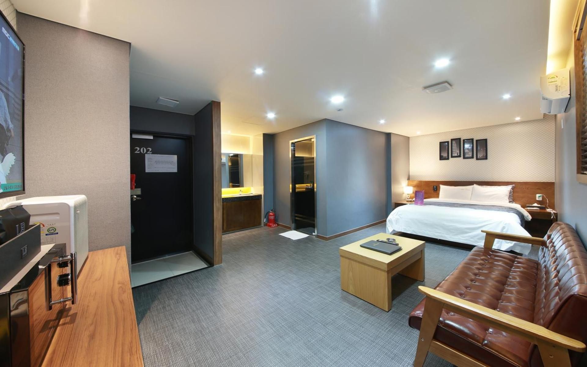 Double Room 4