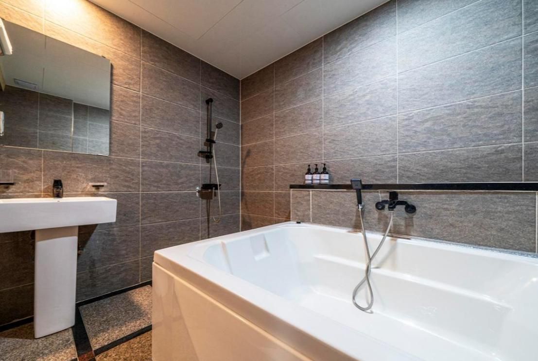 Gimpo Petite Hotel Double Room 2