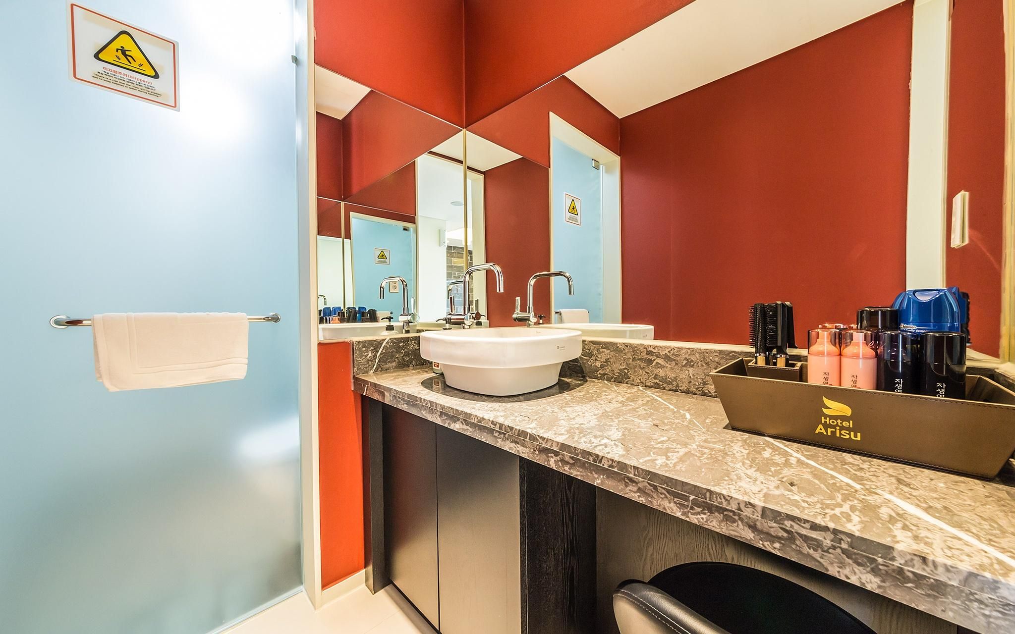 Gimpo Arisu Hotel Suite 3