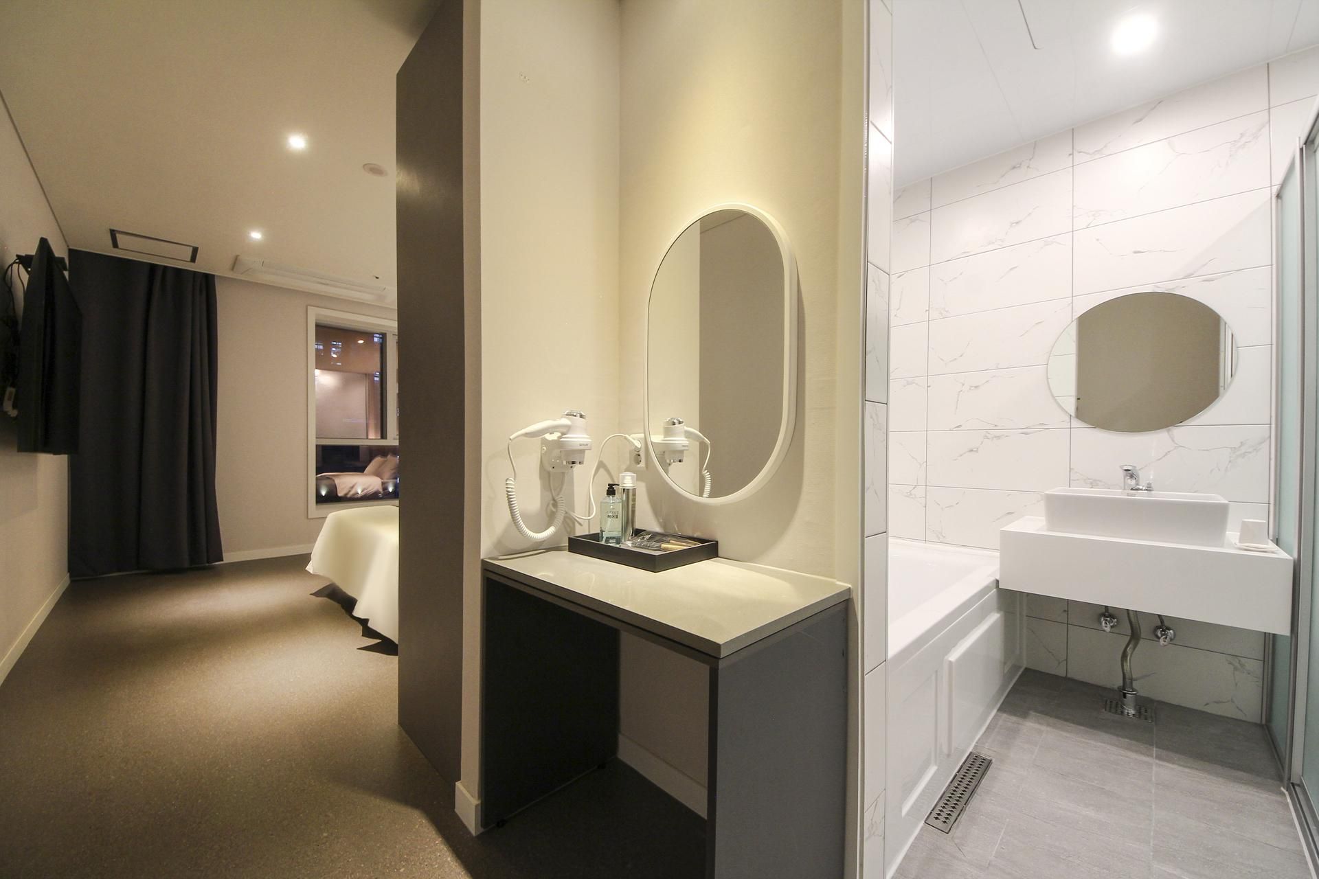 Aurora Hotel Deluxe Massage Chair - LG 65 Inch TV, Massage Chair, Styler, Air Purifier, OTT Free 3