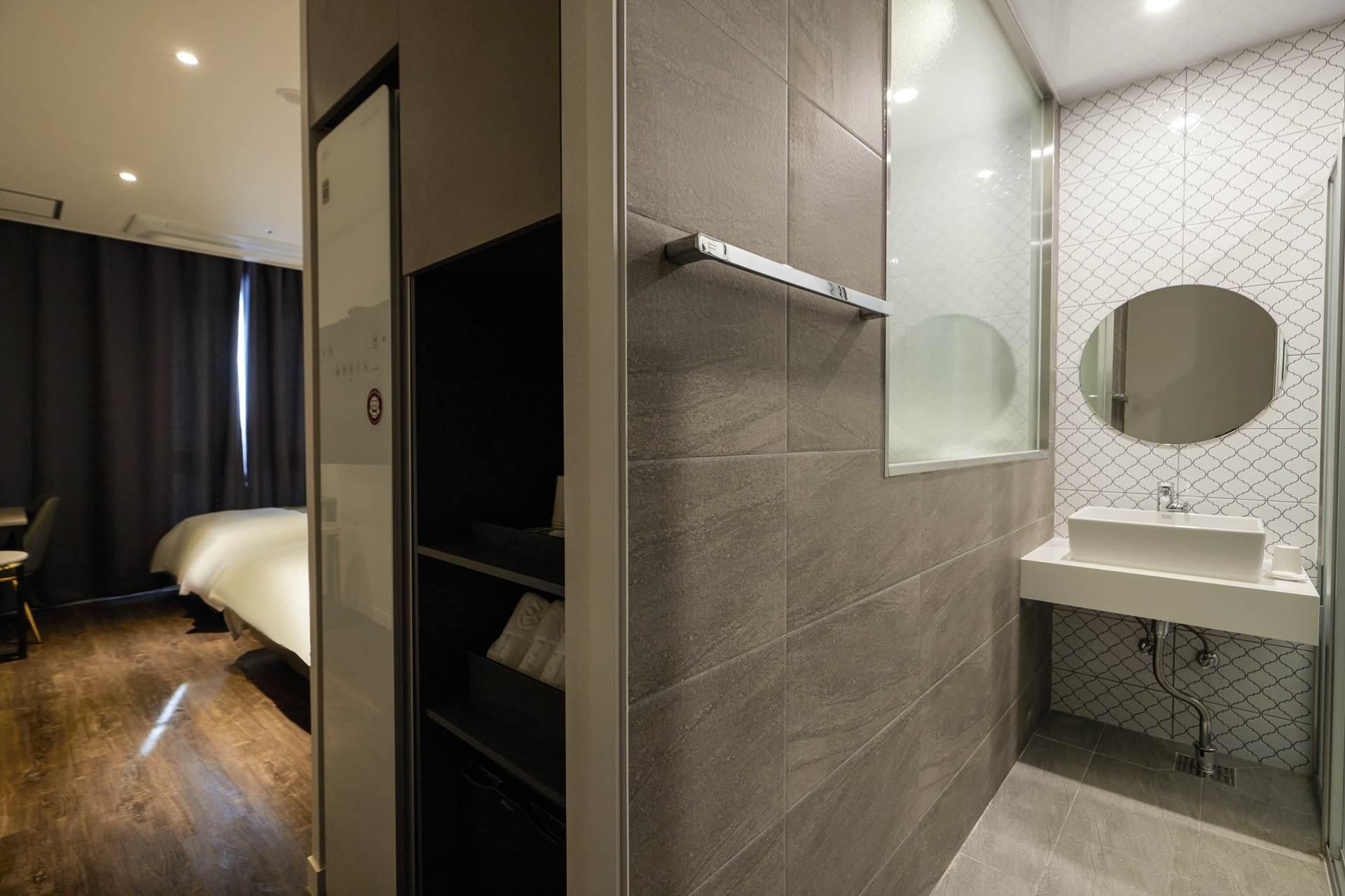 2PC Deluxe Twin - LG 65 Inch TV, Twin Bed, Styler, Air Purifier, OTT Free