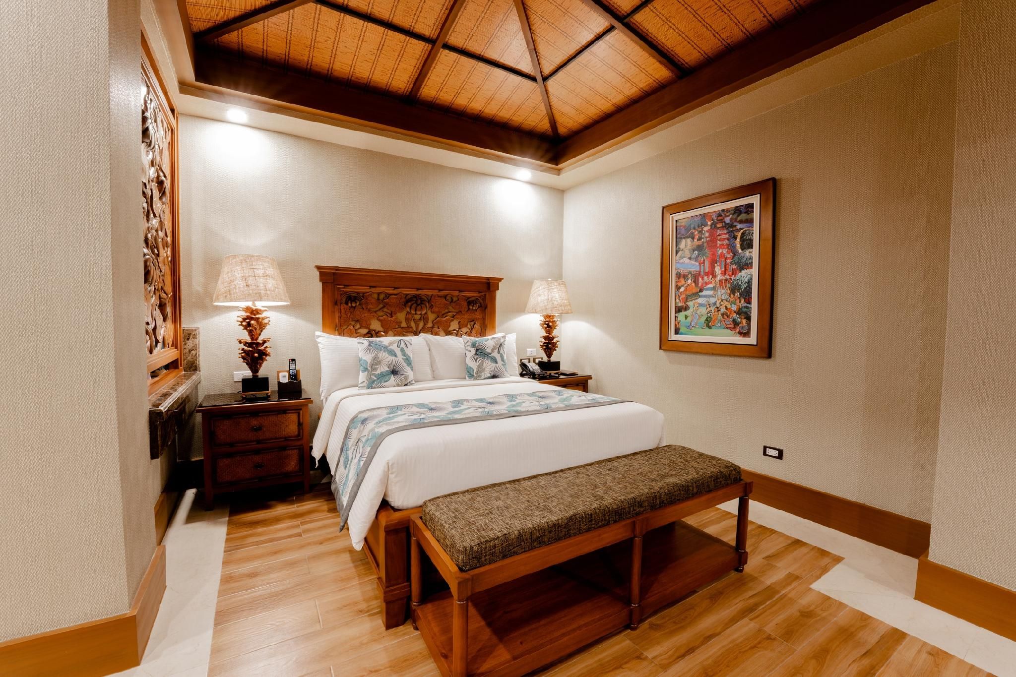 Honeymoon Suite